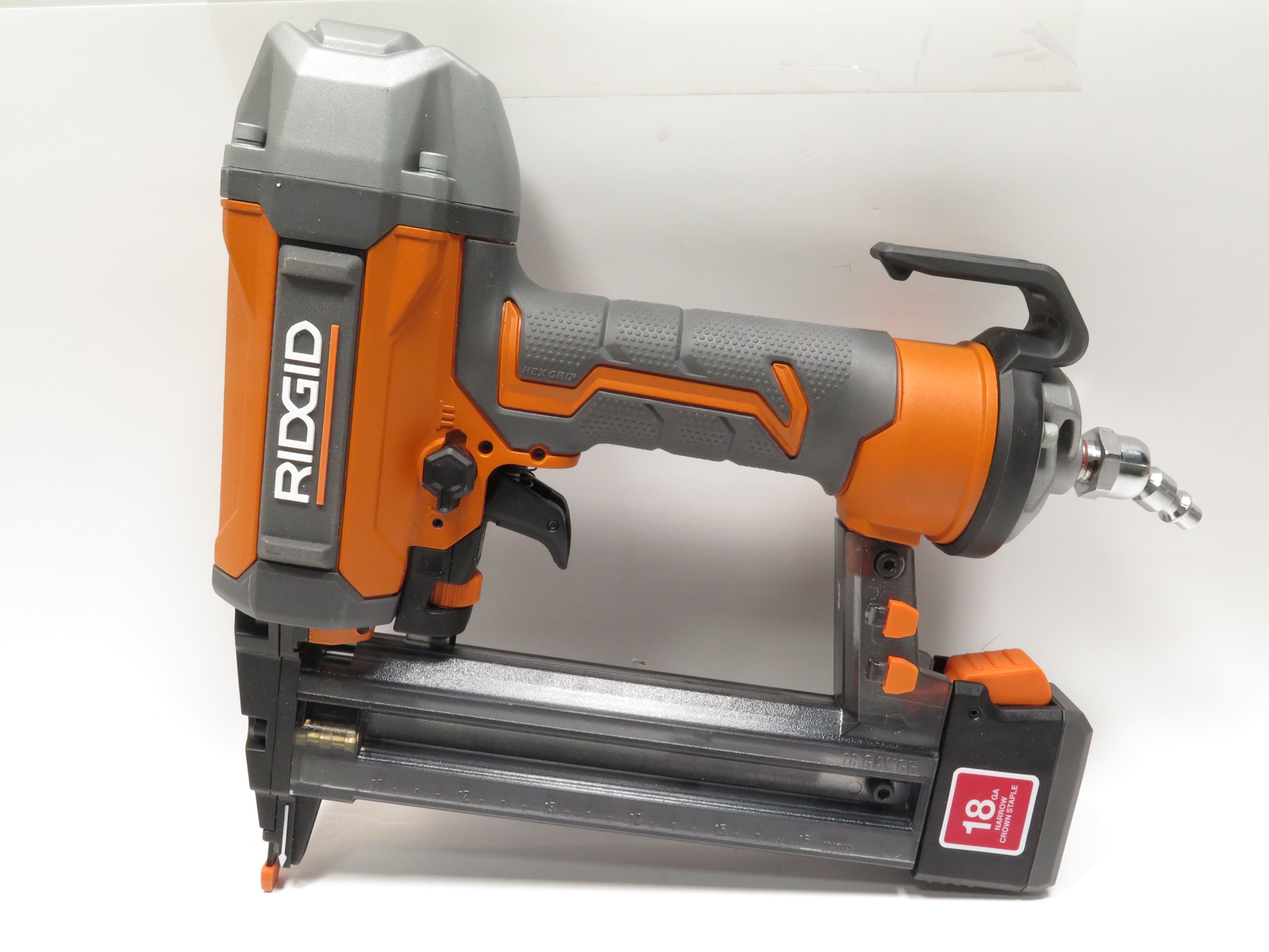 Ridgid R150FSF3 Pneumatic 18Gauge 11/2 in. Finish Stapler 5475