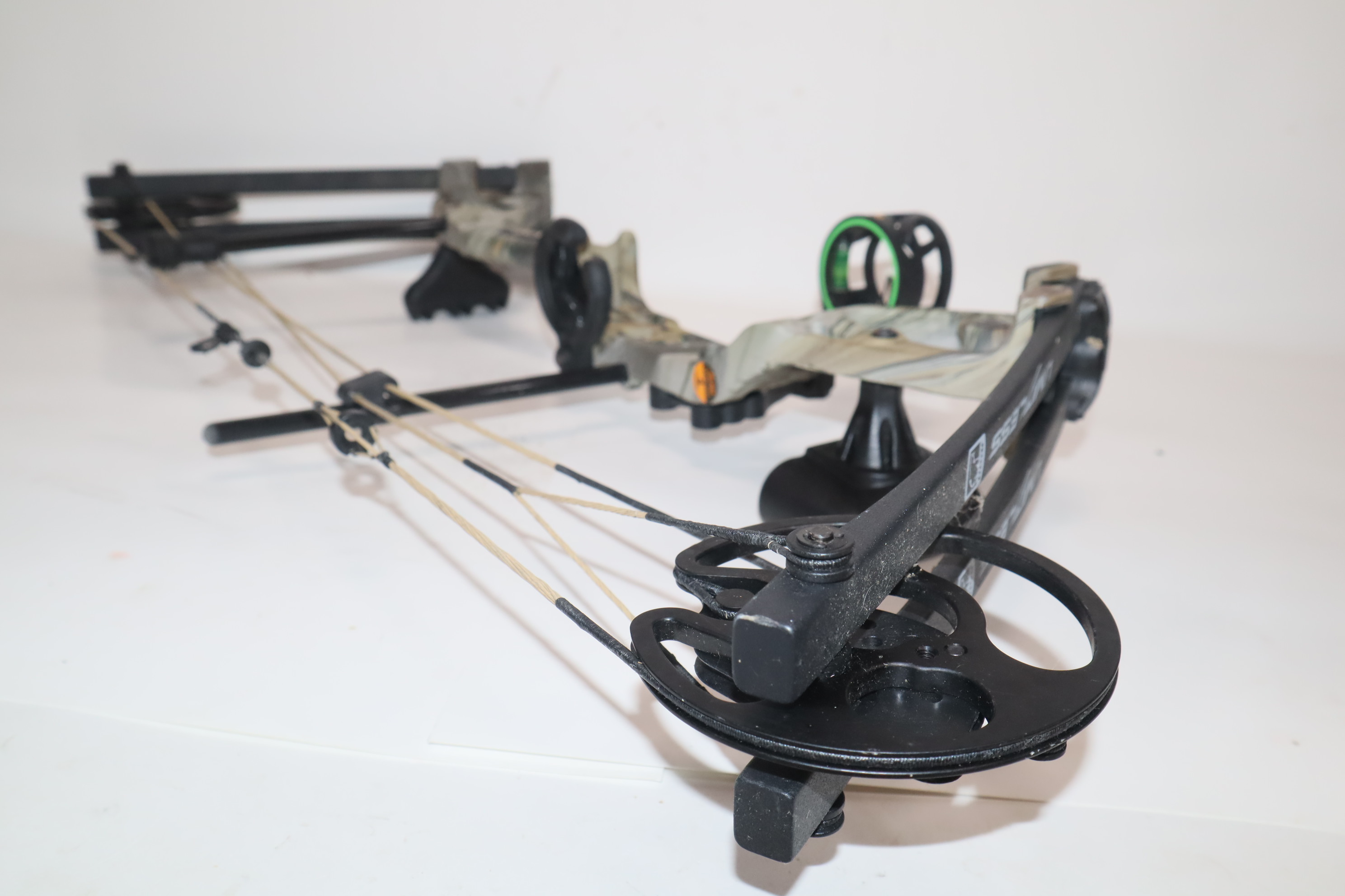 Bear Archery LIMITLESS Green Camouflage Dual Cam Compound Bow / Case