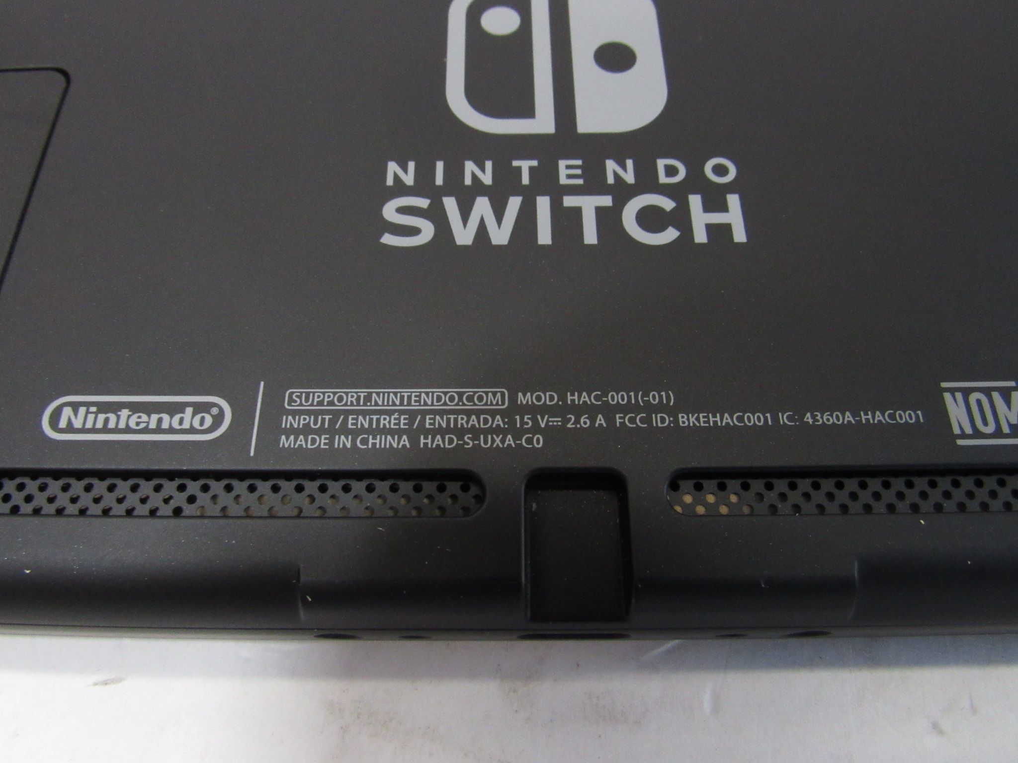 Nintendo HAC-001 Switch Red Blue Joy Cons 32GB Console 0460