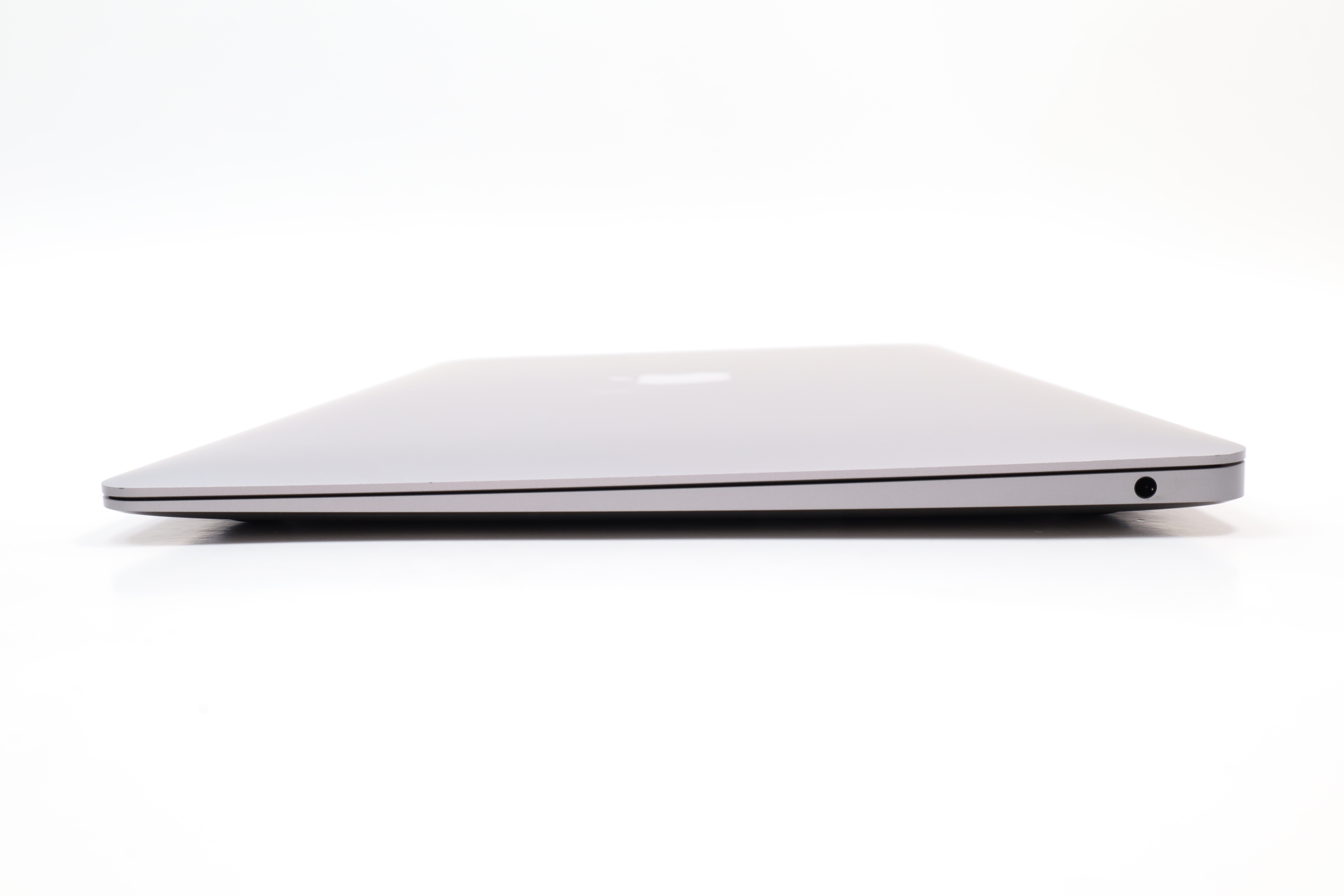 Apple MacBook Air 2020 MGN63LL/A M1 3.2GHz 8GB Unified RAM 256GB