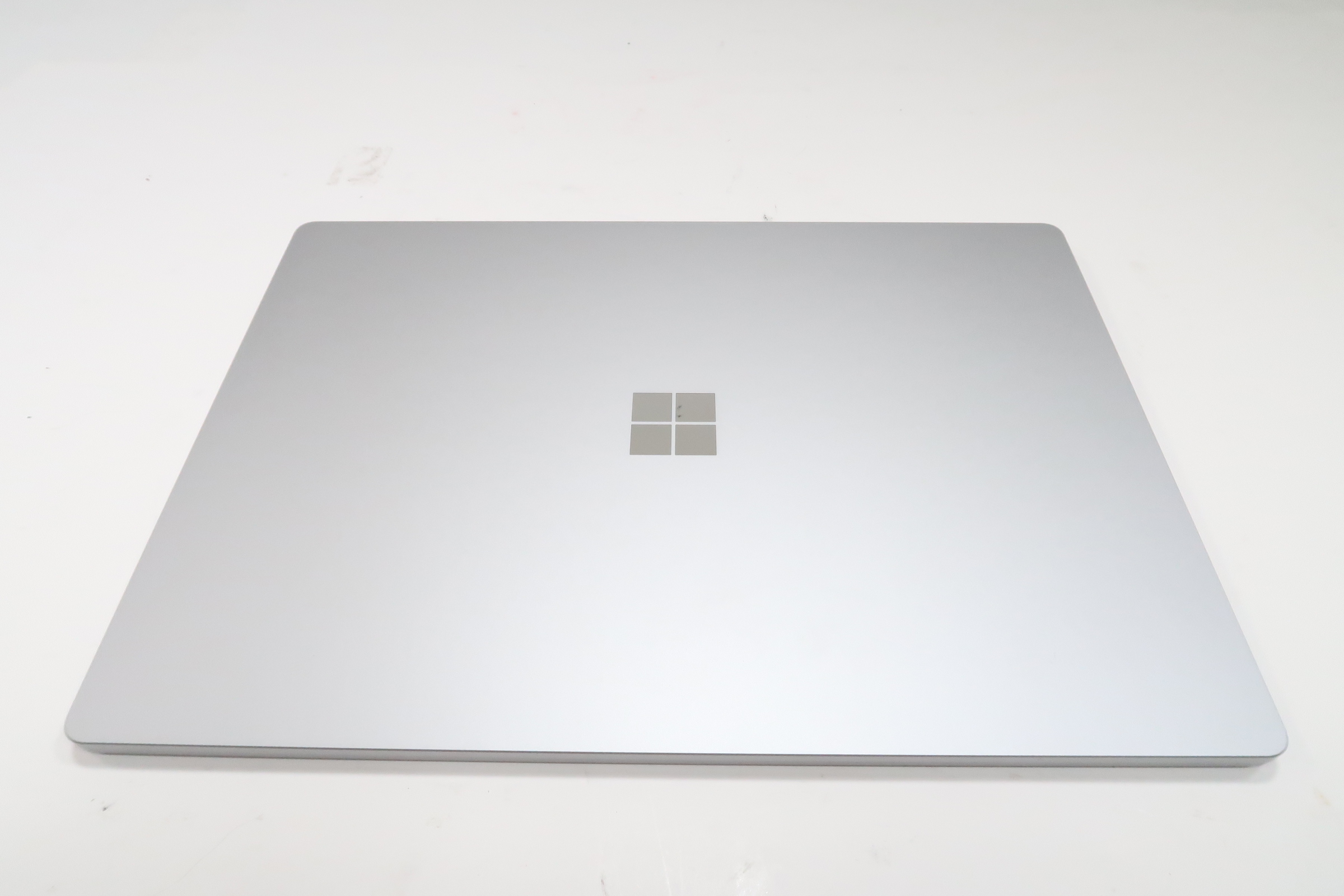 Microsoft Surface Laptop 5 Intel Core i7-1255U 2.6GHz 8GB