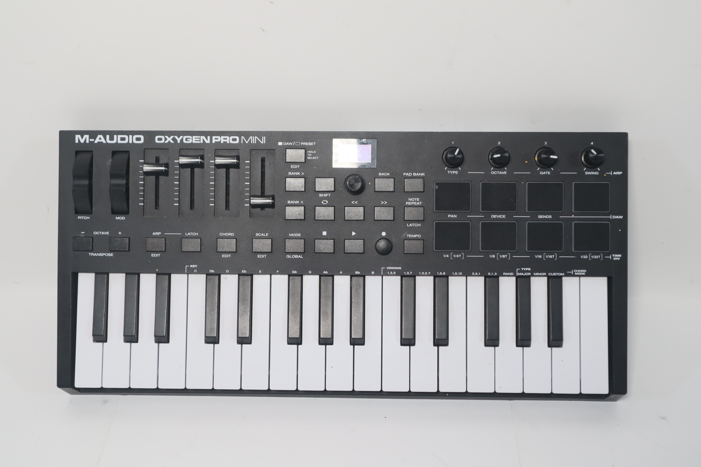 M-Audio Oxygen Pro Mini 32-Mini-Key USB MIDI Controller 6660
