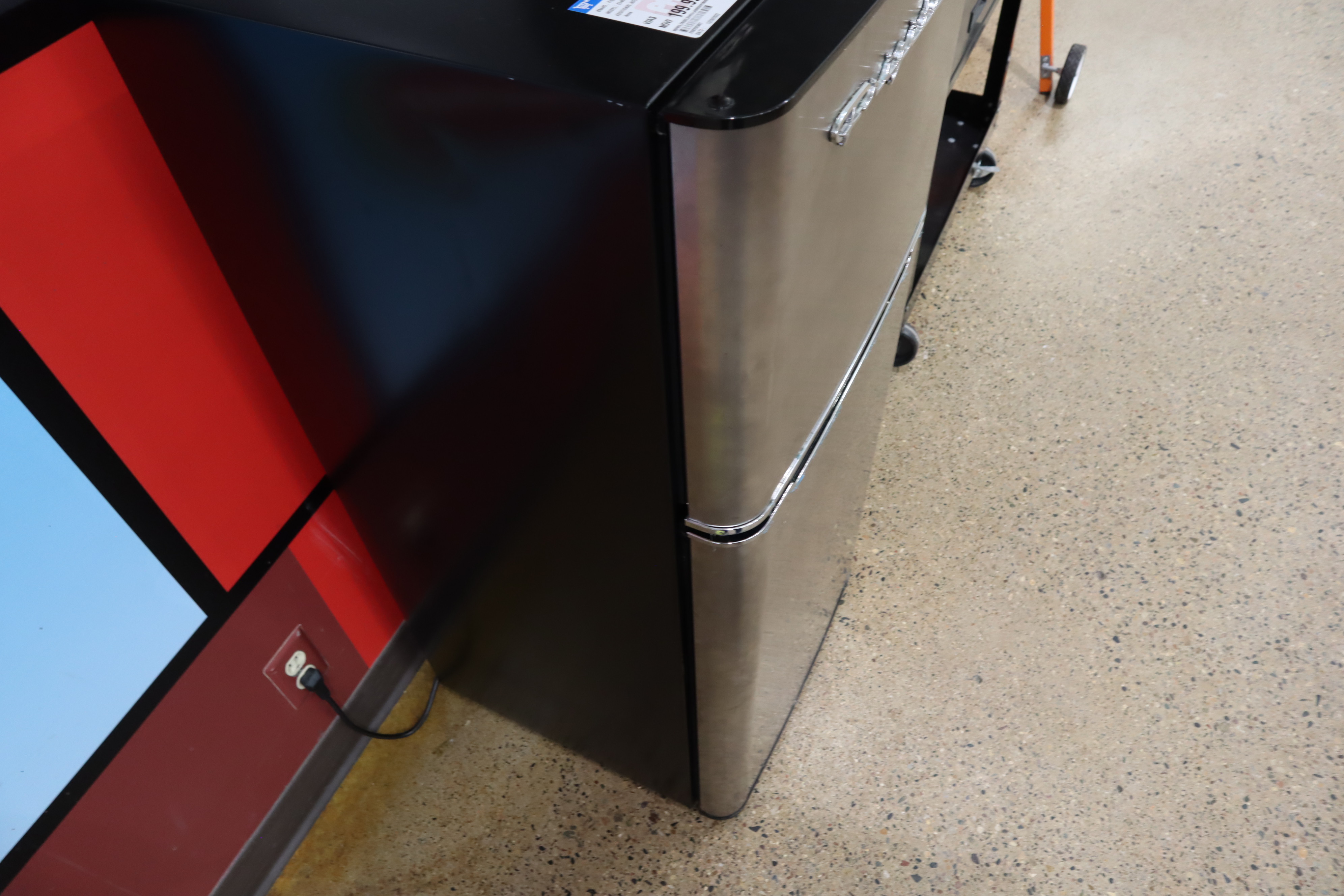 Frigidaire EFR451 2 Door Refrigerator Freezer 4.6 cu FT Local Pickup 5007