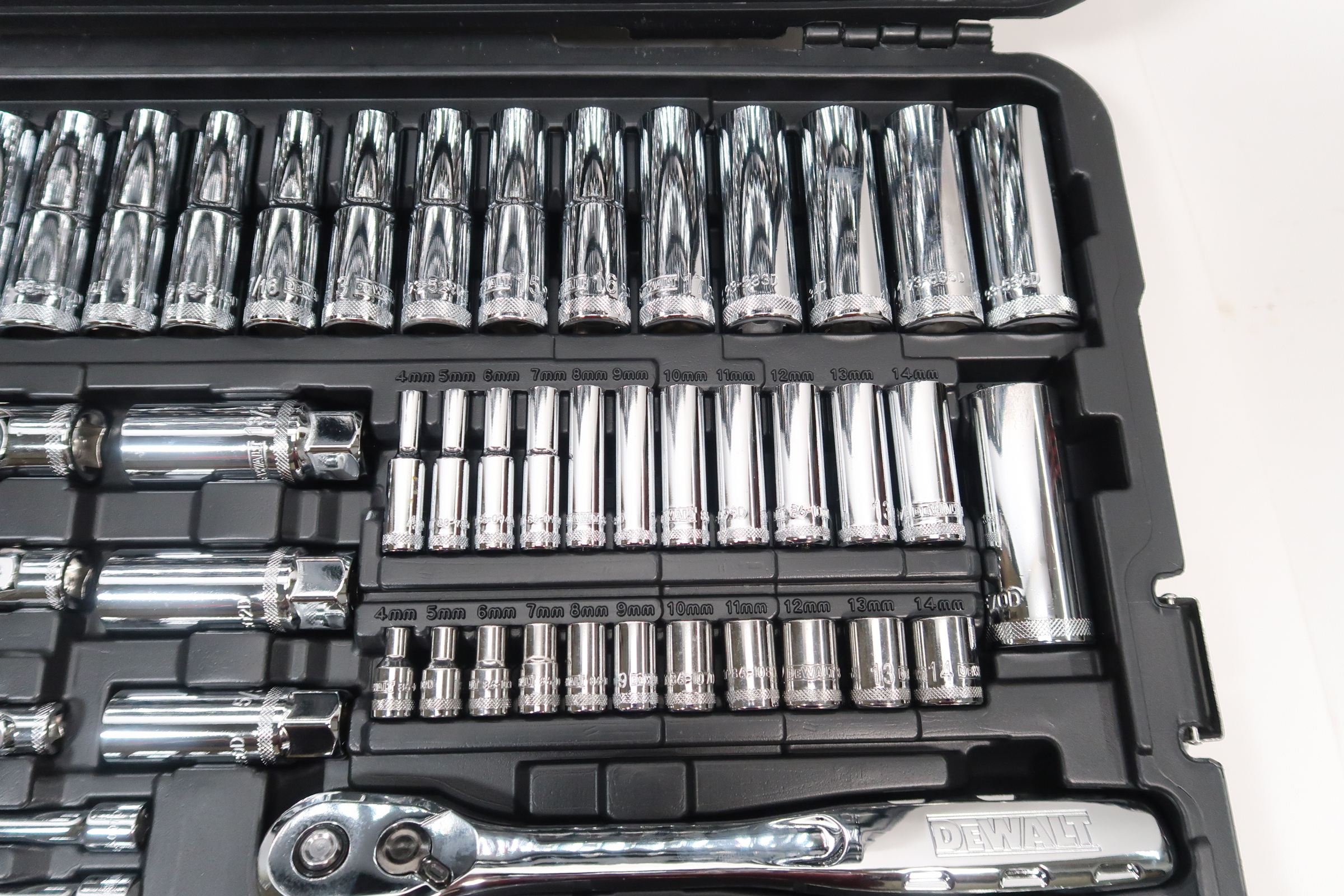 DeWalt DWMT75049 Chrome Vanadium Mechanics Tool Set (192Piece)