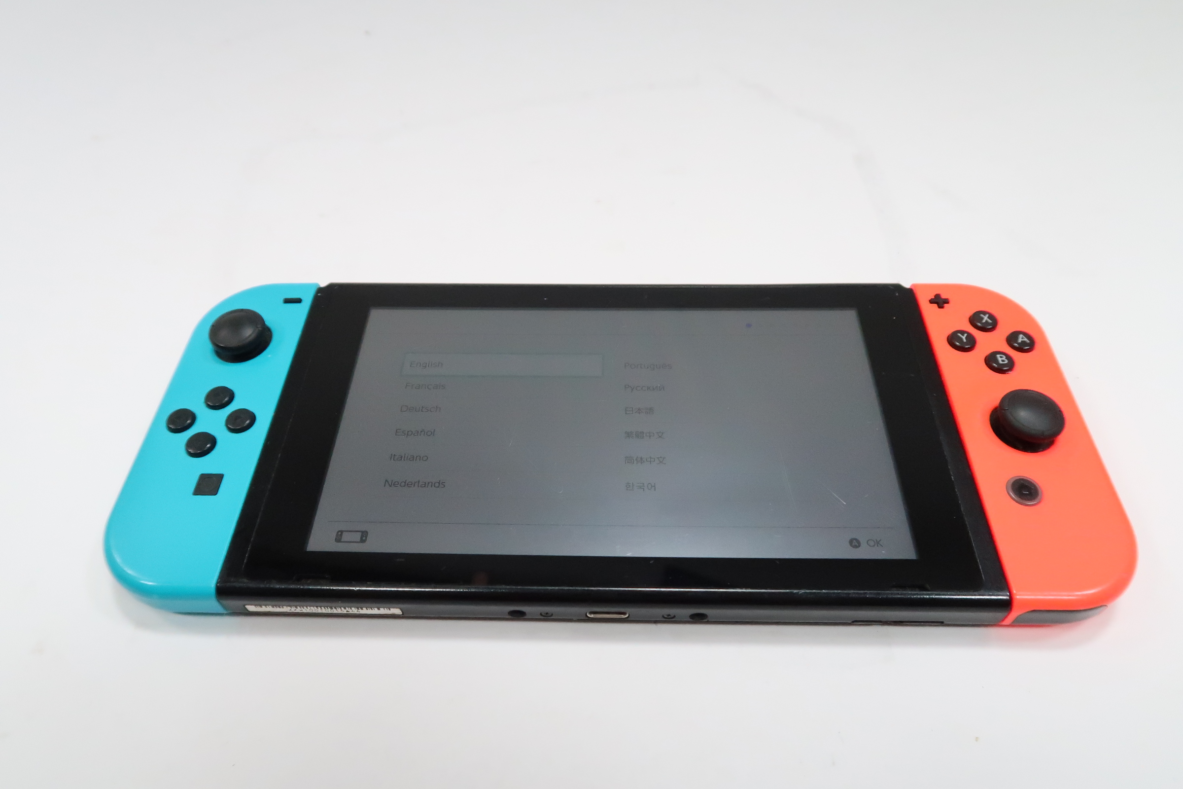 Nintendo HAC-001 Switch Handheld Touchscreen Video Game Console - 3416