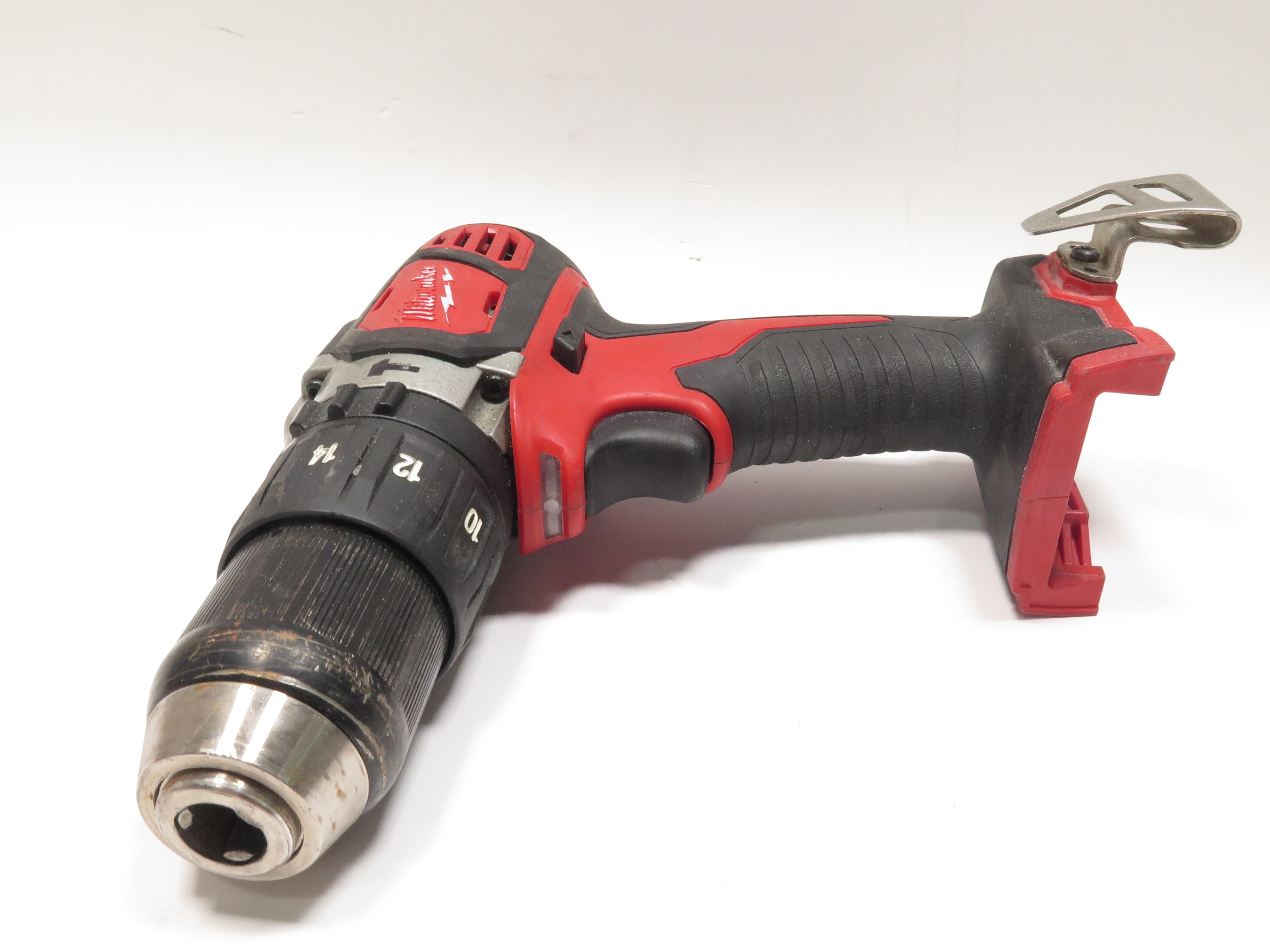 Milwaukee 260720 M18 18V LithiumIon Cordless 1/2 in. Hammer Drill/Driver 5901