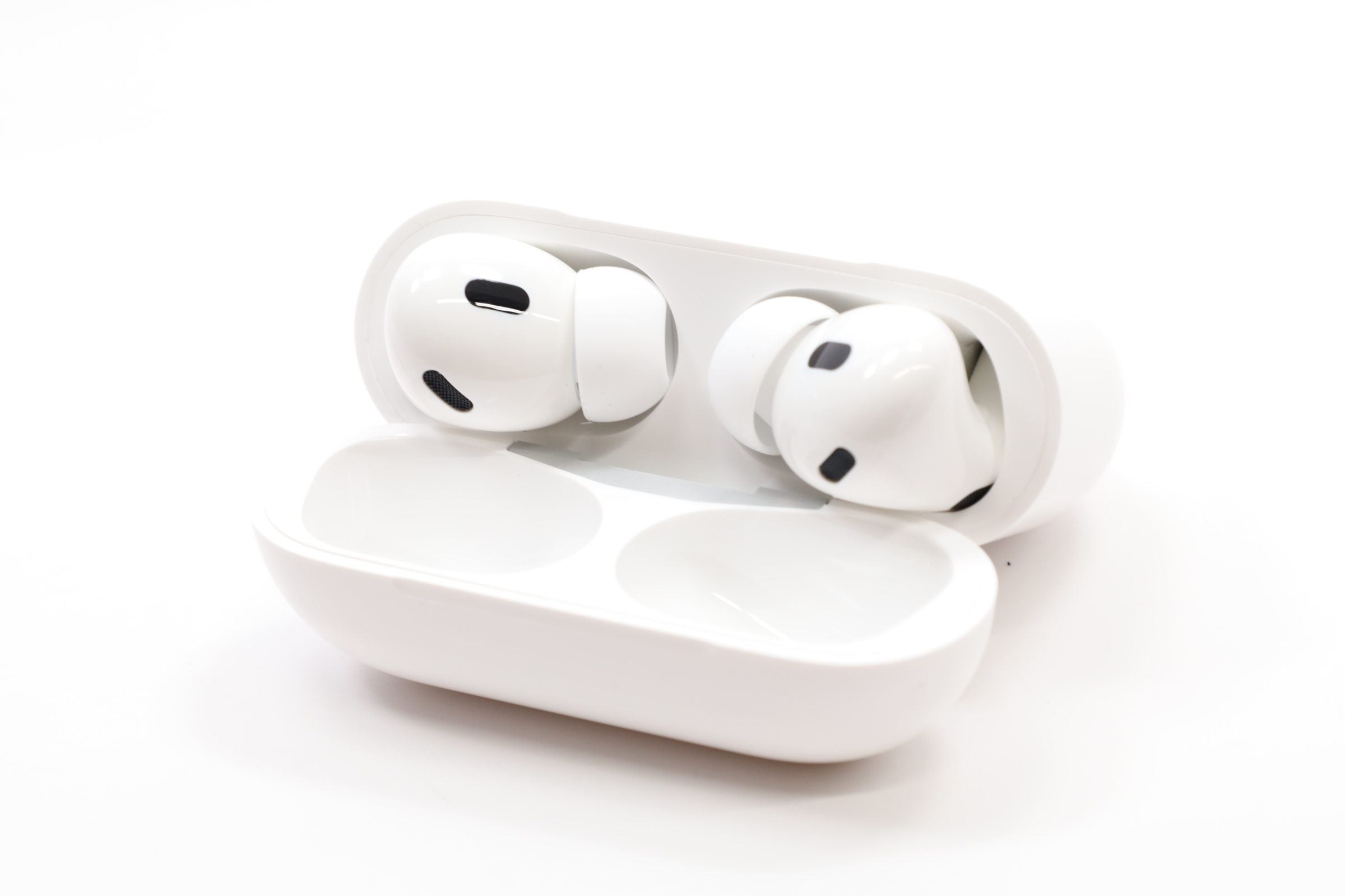 Apple AirPods Pro MTJV3AM/A Magsafe USB-C Bluetooth Wireless Earbuds