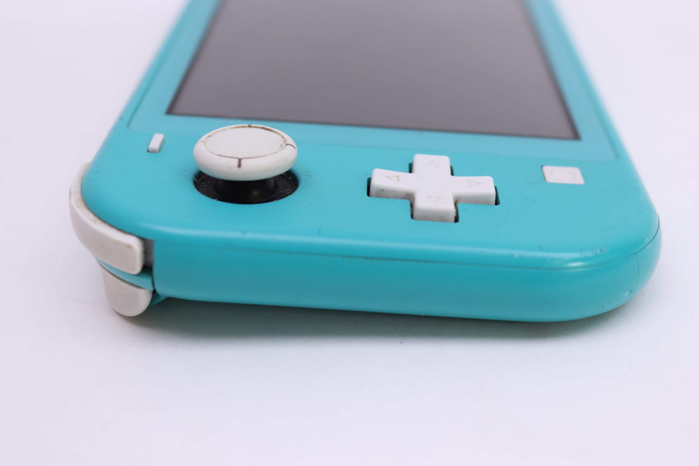 intendo HDH-001 32GB Portable Gaming Console Switch Lite - 7304