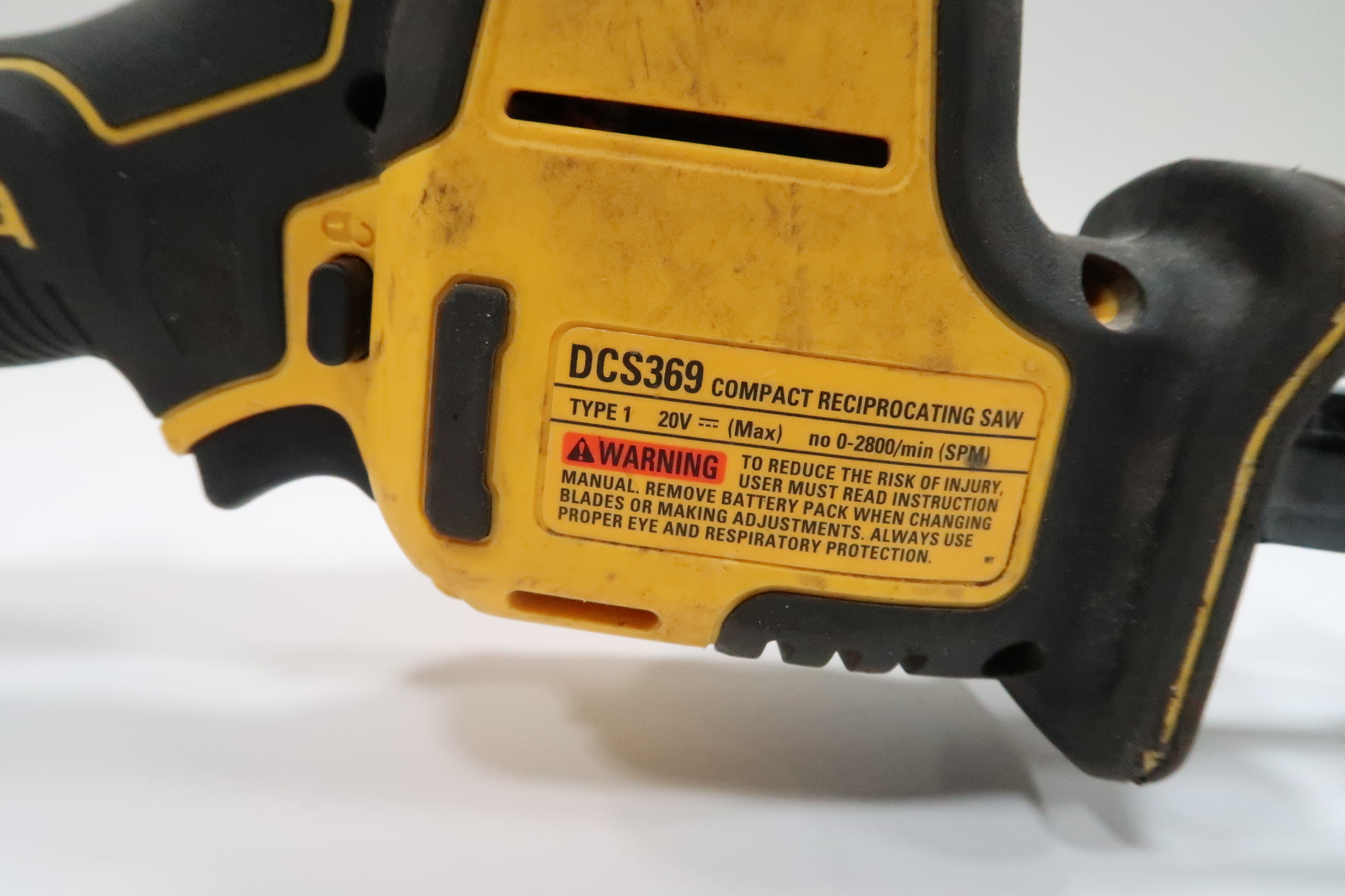 Cordless Brushless Compact DEWALT ATOMIC 20V MAX* Reciprocating