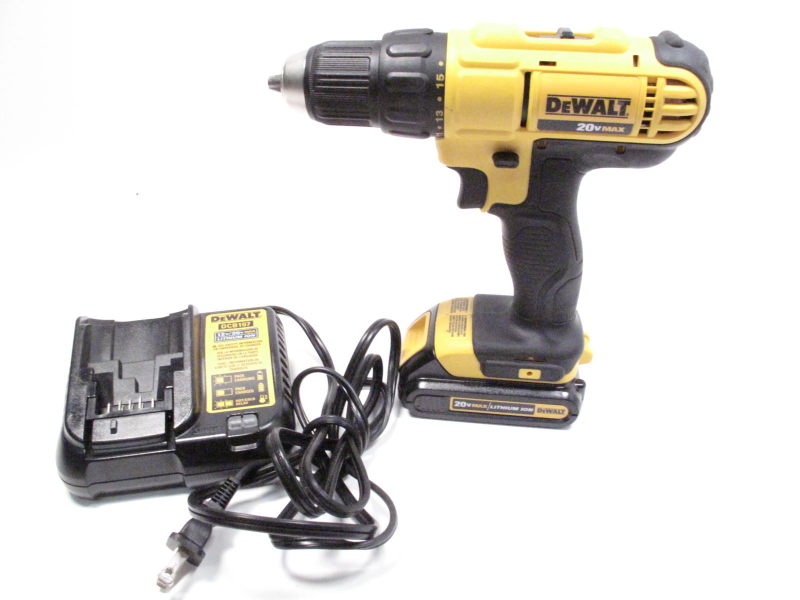 DeWalt DCD771 1/2" 20V Cordless Drill/Driver Kit