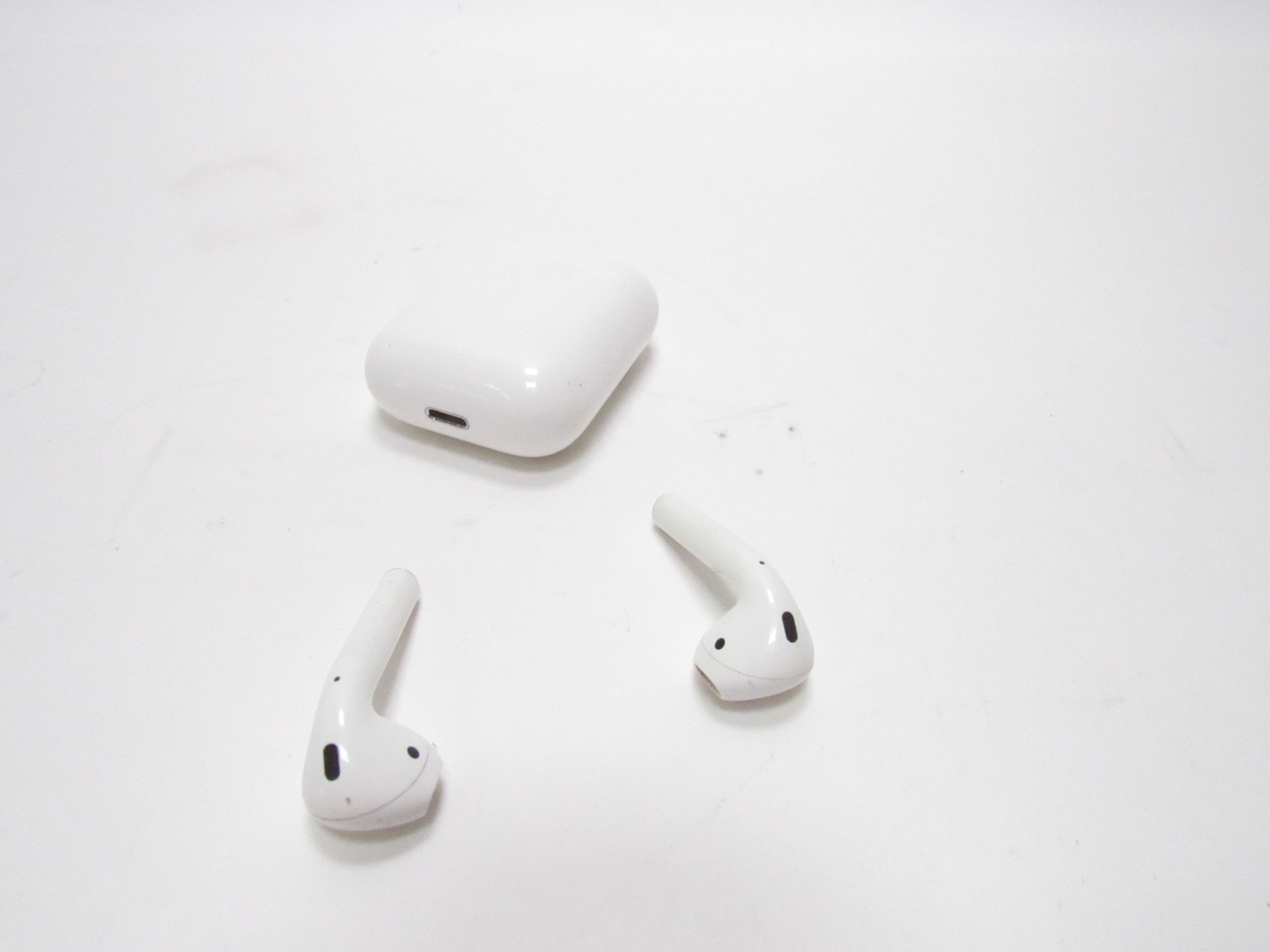Apple A1602 AirPods Wireless Bluetooth Earbuds White