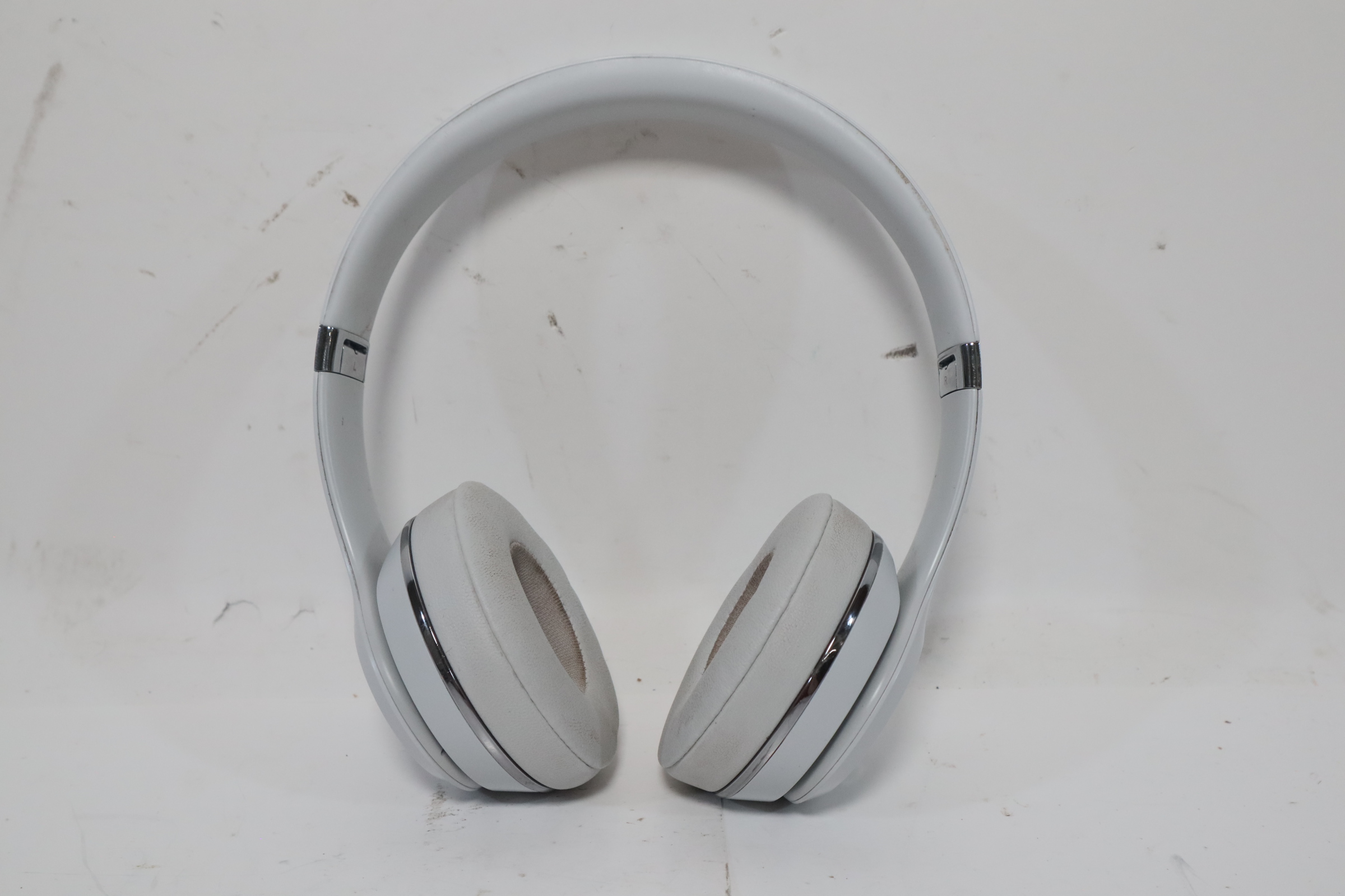Beats Solo3 A1796 White & Silver Wireless True Wireless On-Ear