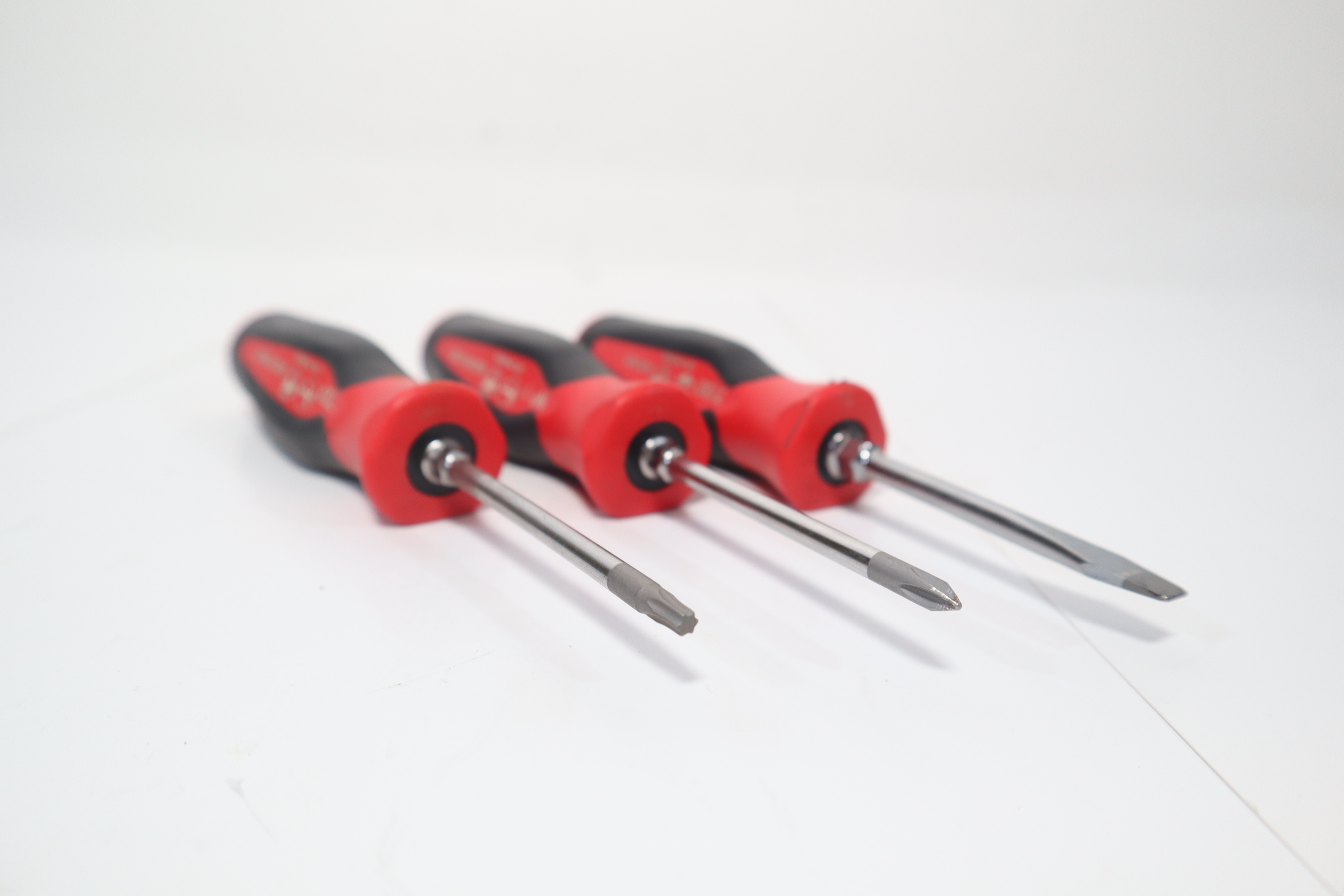 Snap-on Tools 12-Piece Red Handled Instinct Soft Grip Screwdriver