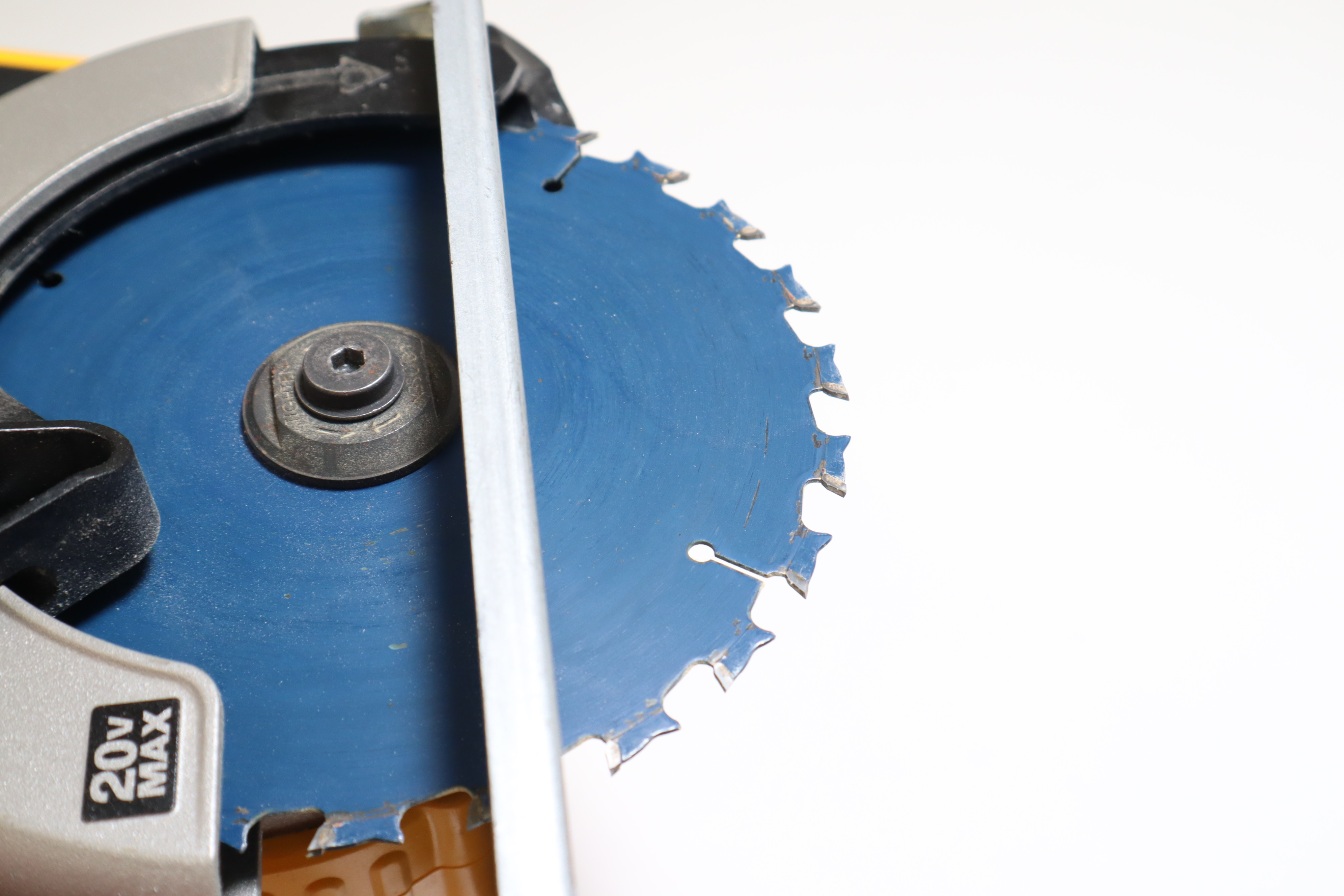 DeWalt DCS393 Cordless 20V Circular Saw 61/2" Tool Body