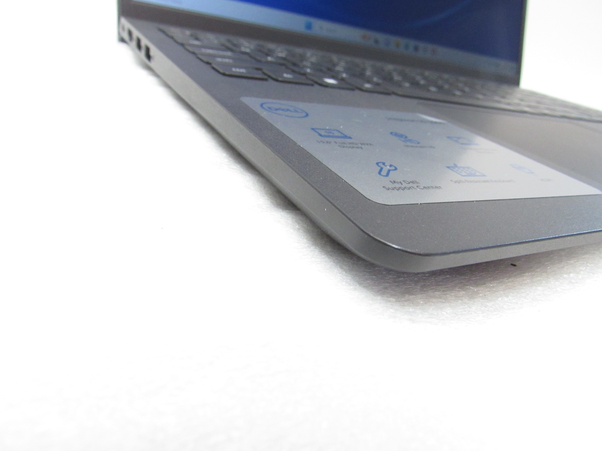 Dell Inspiron 15 3511 Core i5-1135G7 2.40GHz 8GB RAM 256GB SSD 15.6