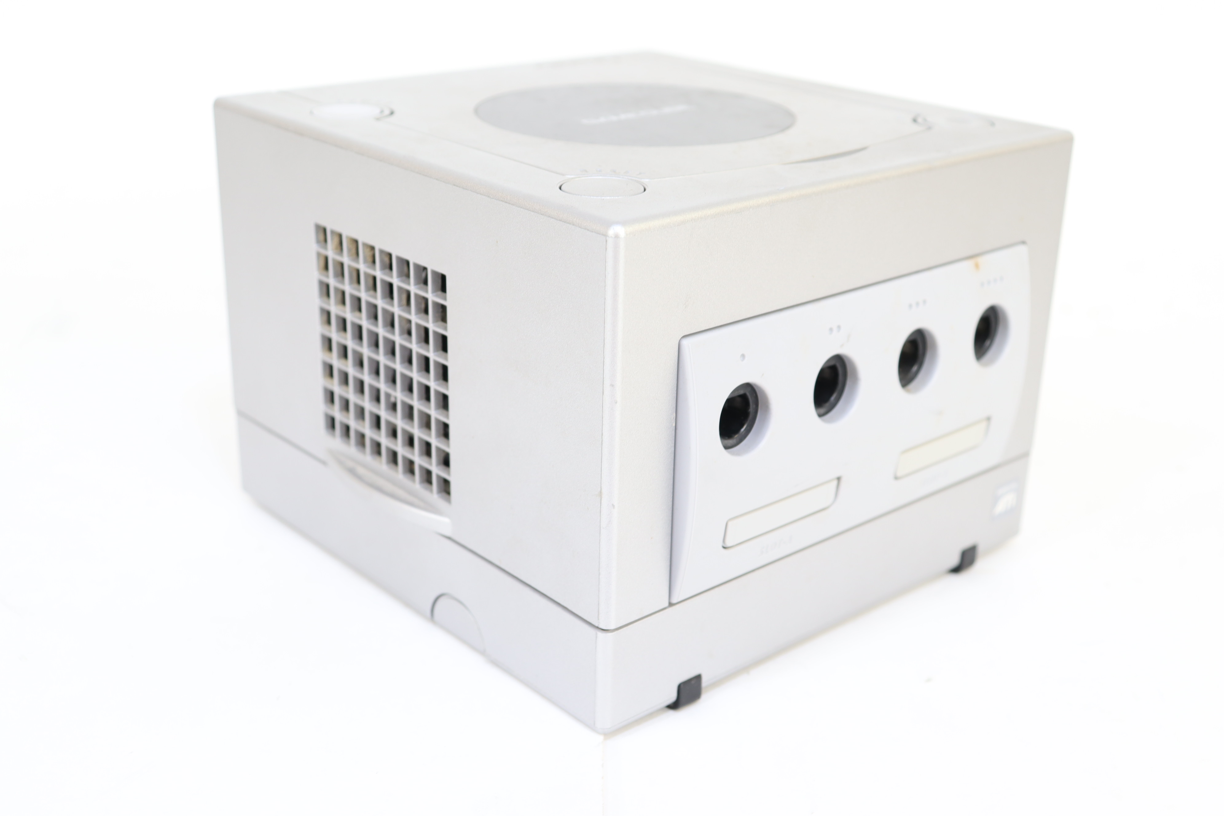 Nintendo DOL-101 GameCube Silver Body Home Video Game Console - 5636