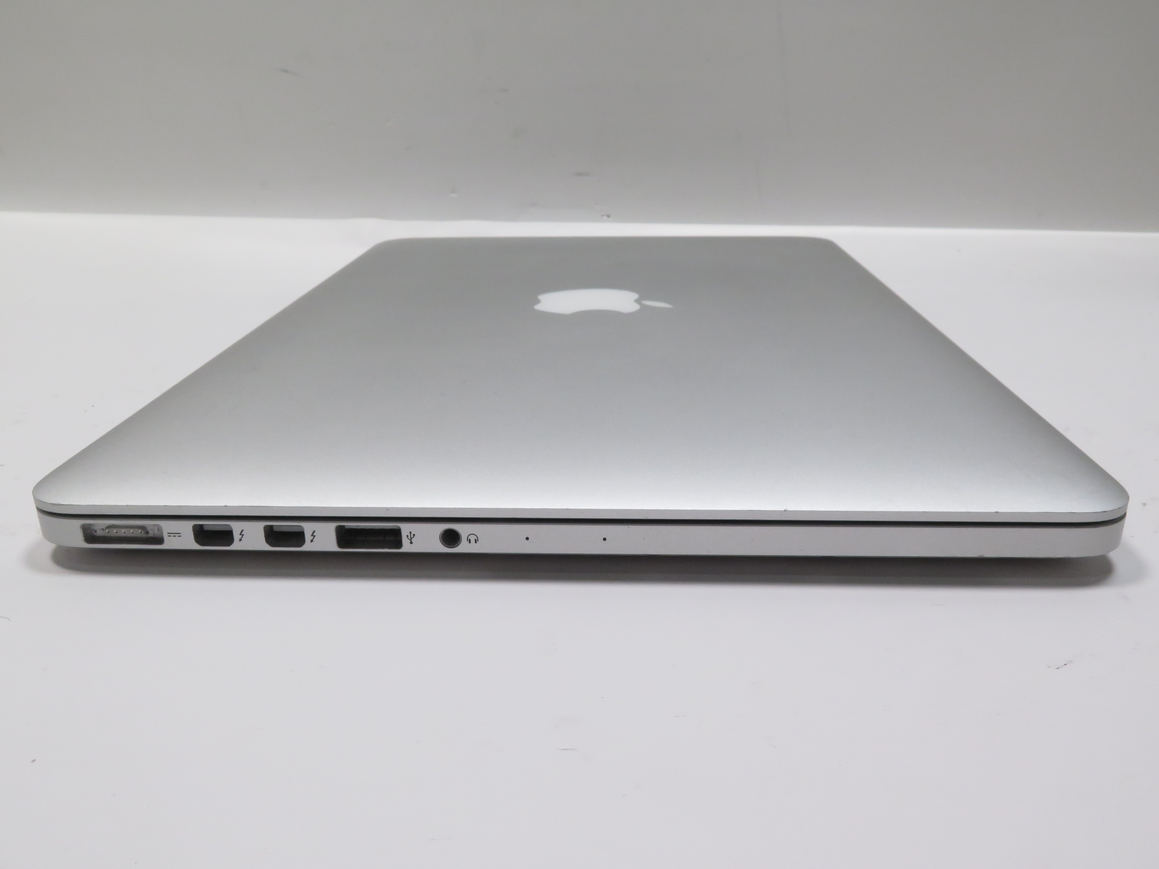 Apple MacBook Pro 2015 MF839LL/A Core i5-5257U 2.7GHz 16GB RAM