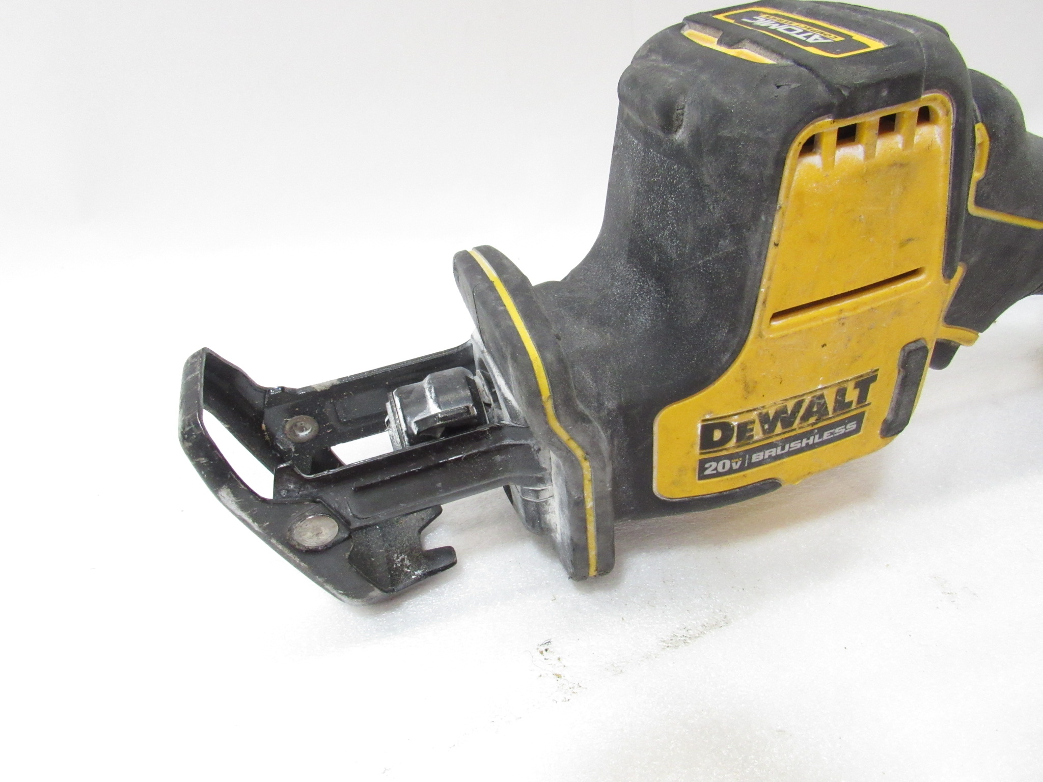 DEWALT DCS369 ATOMIC 20Volt MAX Cordless Brushless Compact