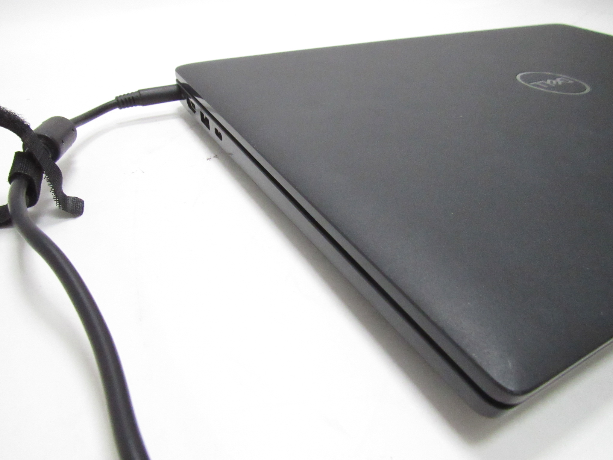 Dell Latitude 3420 Core i7-1165G7 2.8GHz 256GB SSD 16GB RAM Dell Latitude 3420 Core i7-1165G7 2.8GHz 256GB SSD 16GB RAM