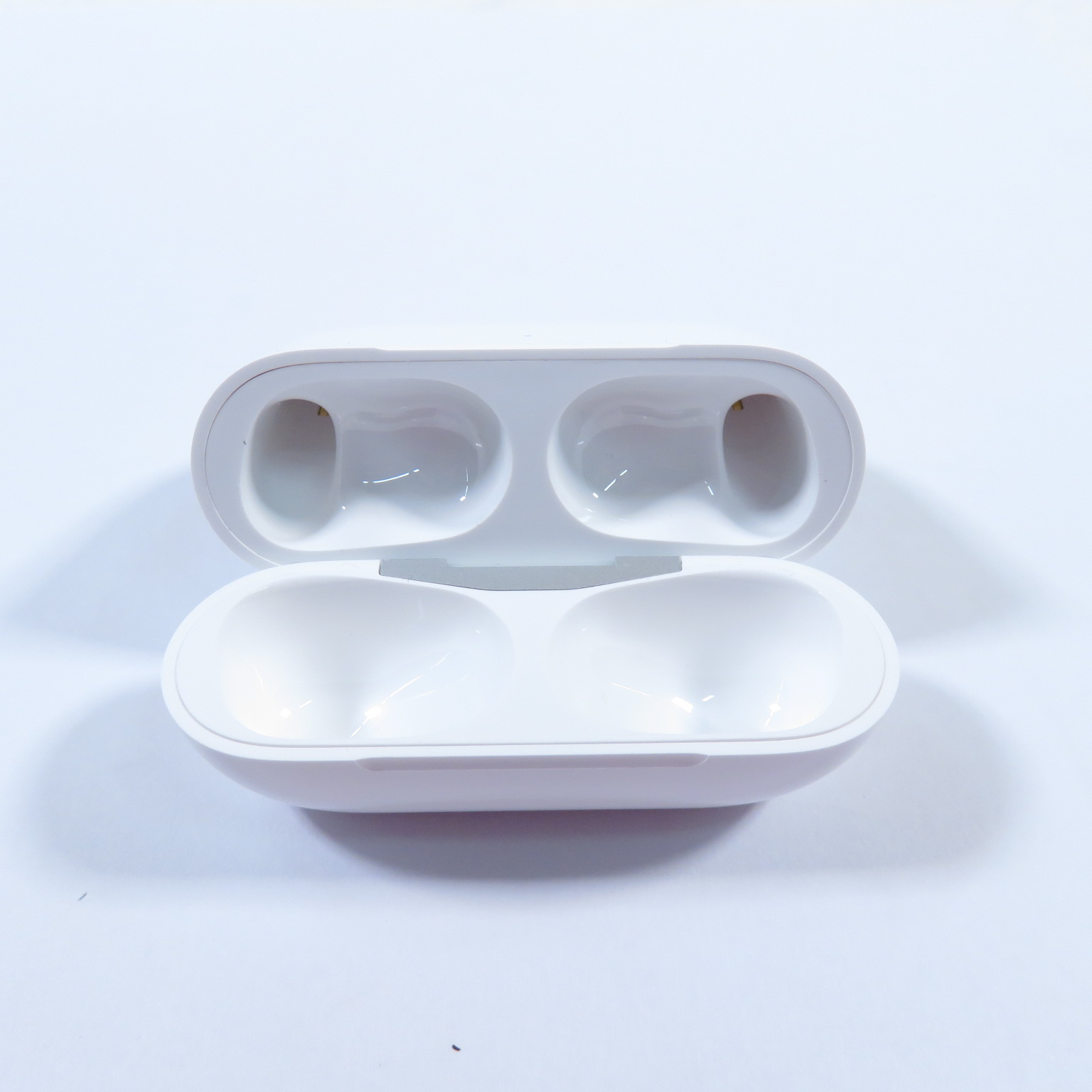 Apple AirPods Pro 2nd Gen A2700 Active Noise Cancelling Wireless