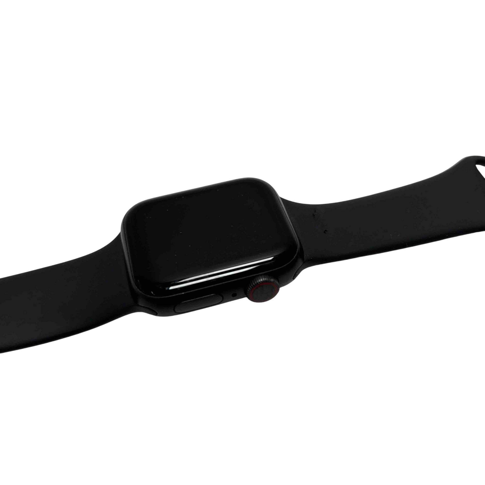 Apple Watch Series A2094 40mm Smartwatch Space Gray Black Band