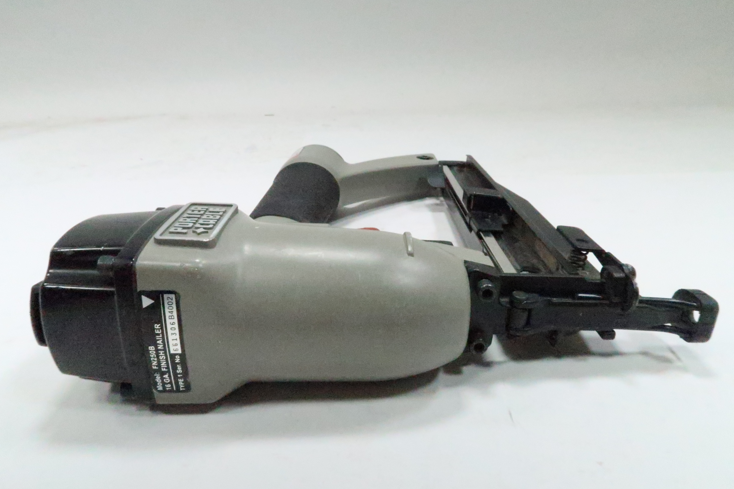Porter Cable FN250B 3/4Inch to 21/2Inch 16Gauge Finish Nailer 9489