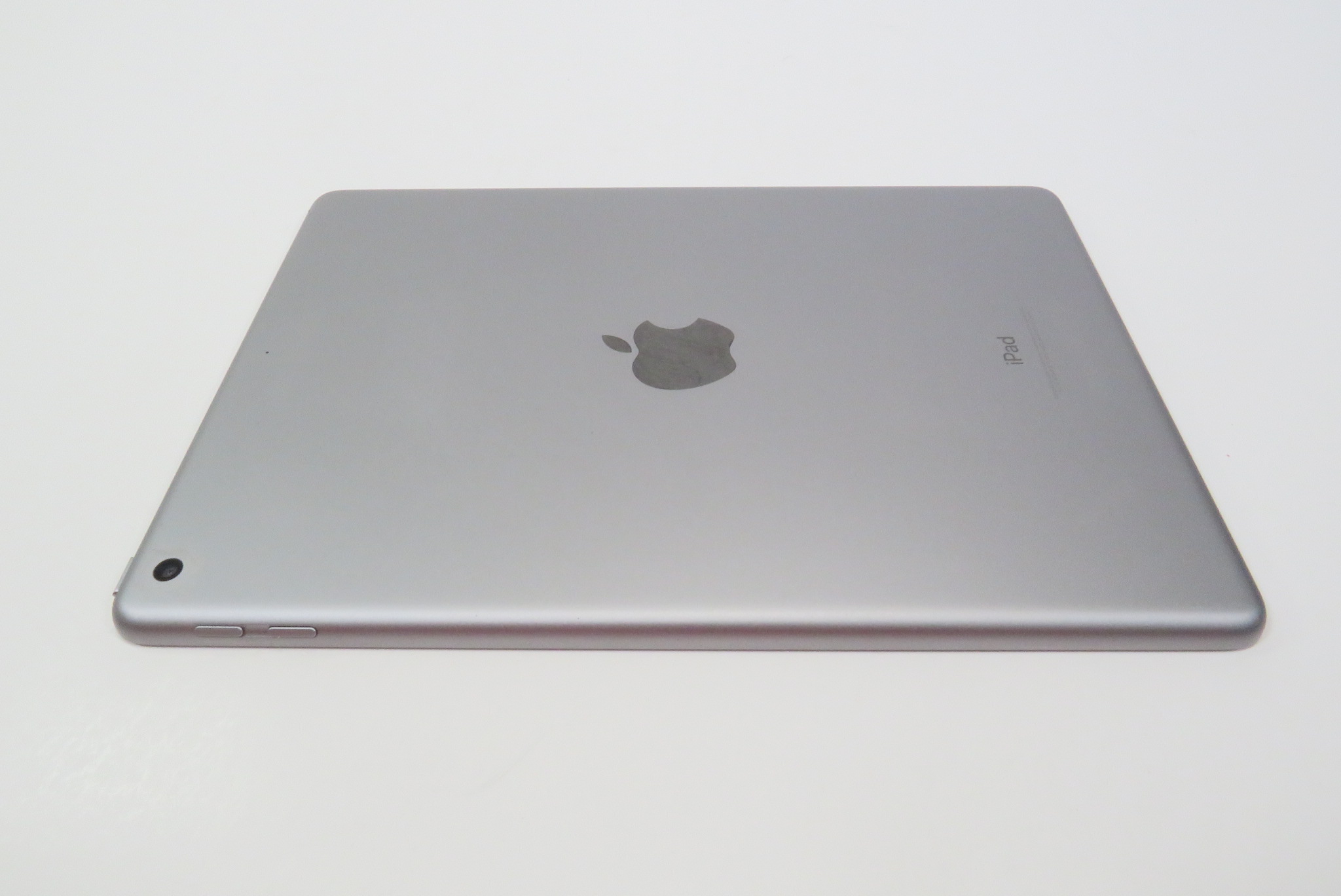 Apple iPad 5th Gen A1822 MP2F2LL/A 9.7