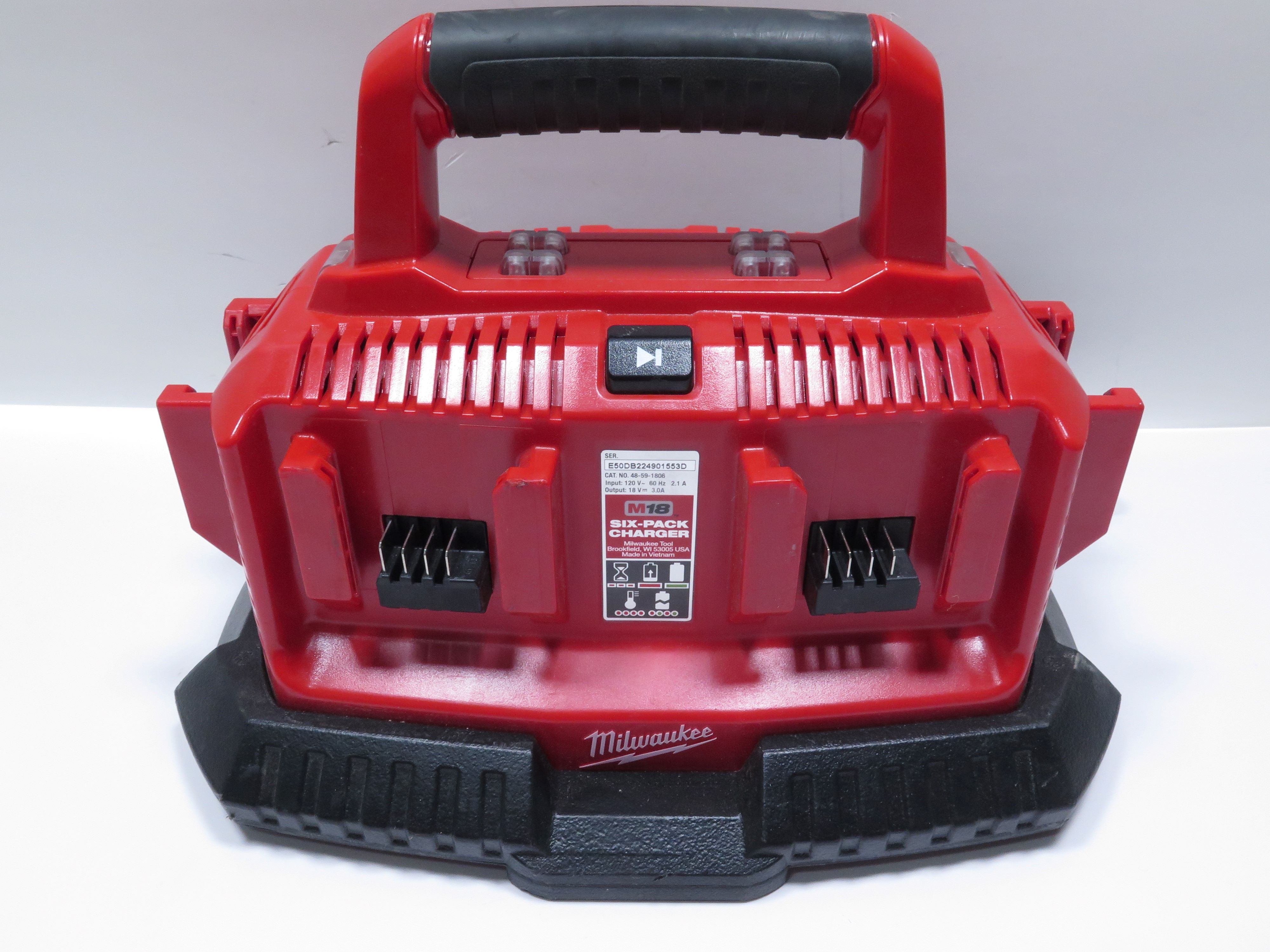 Milwaukee 48-59-1806 M18 18-Volt Lithium-Ion 6-Port Sequential