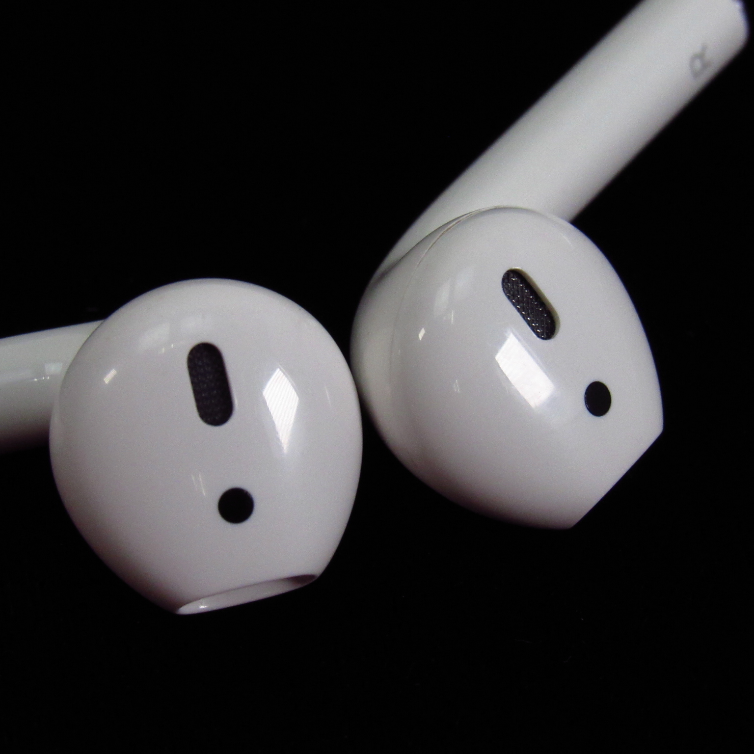 Apple AirPods 2nd Generation A2031/A2032 Bluetooth In-Ear Earbuds