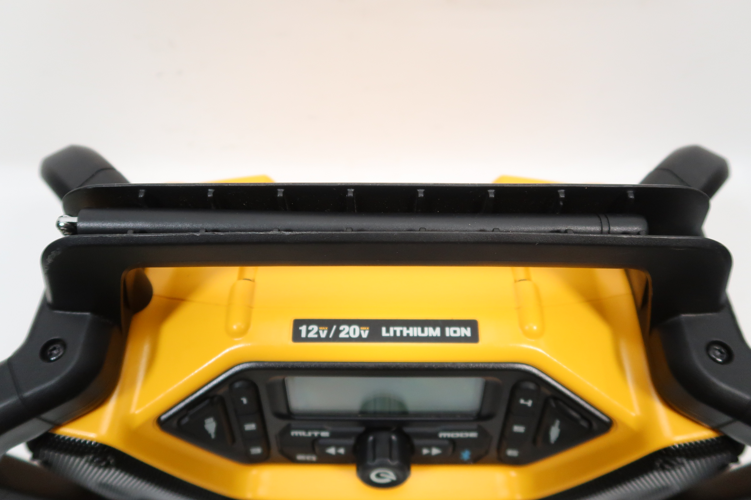 DeWalt DCR028 20V MAX Compact Cordless Bluetooth Radio