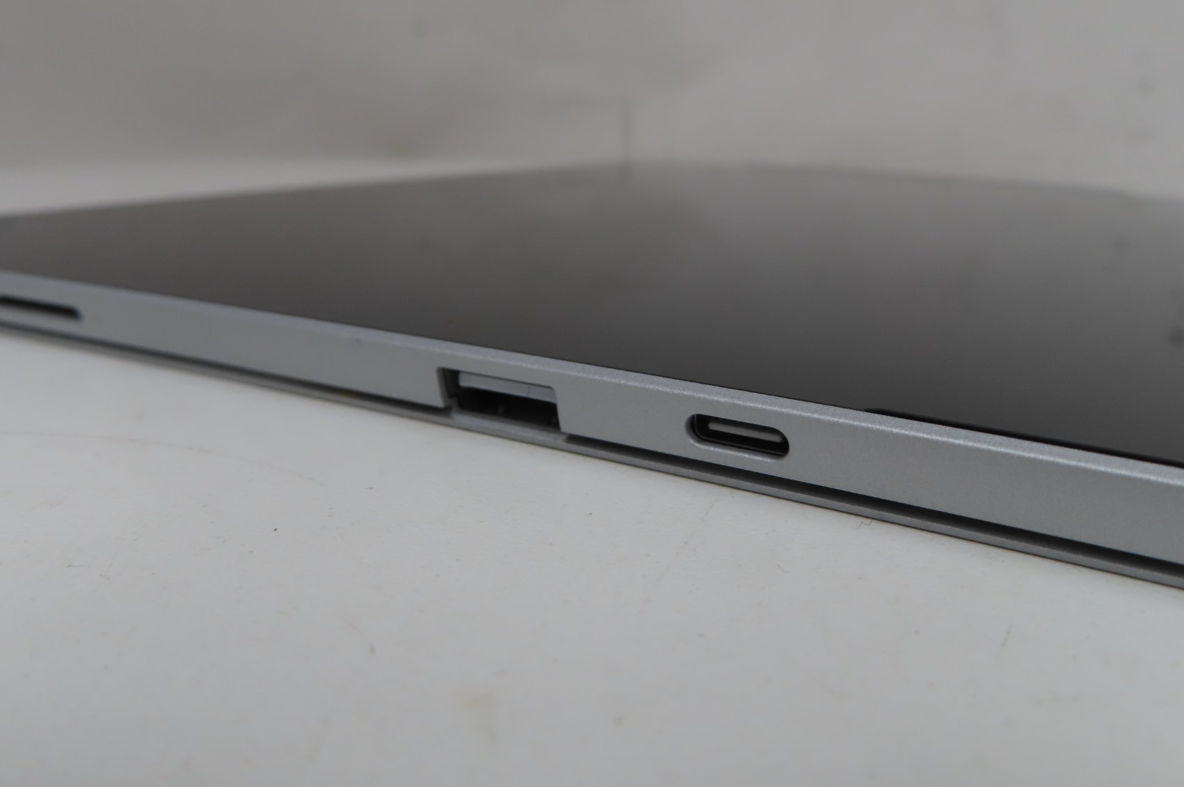 Microsoft 1960 Surface Pro 7 Core i3-1005G1 1.2GHz 8GB RAM 128GB