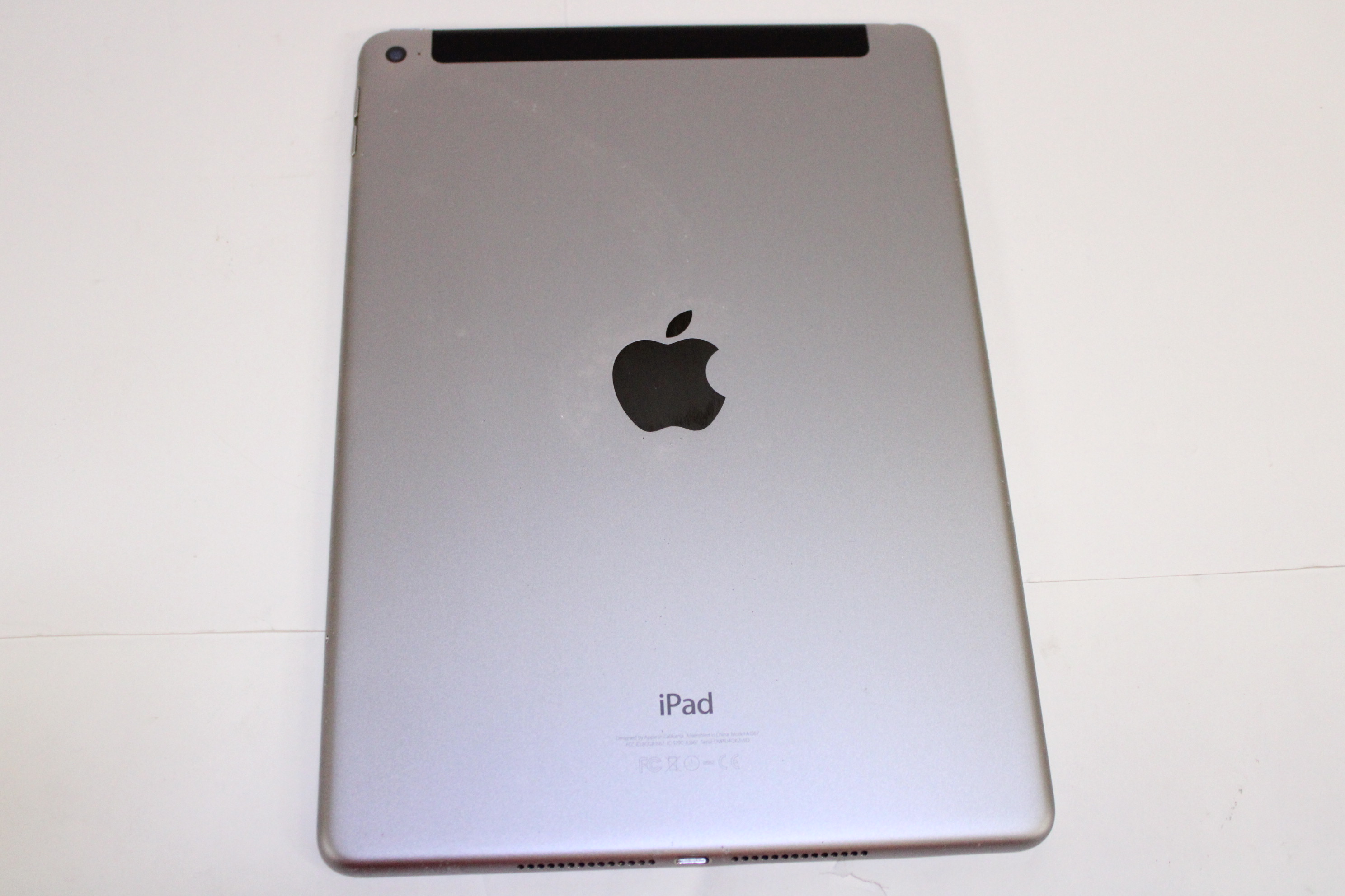Apple MGH52LL/A WiFi + Celluar iPad Air 2 - 16GB - 9.7
