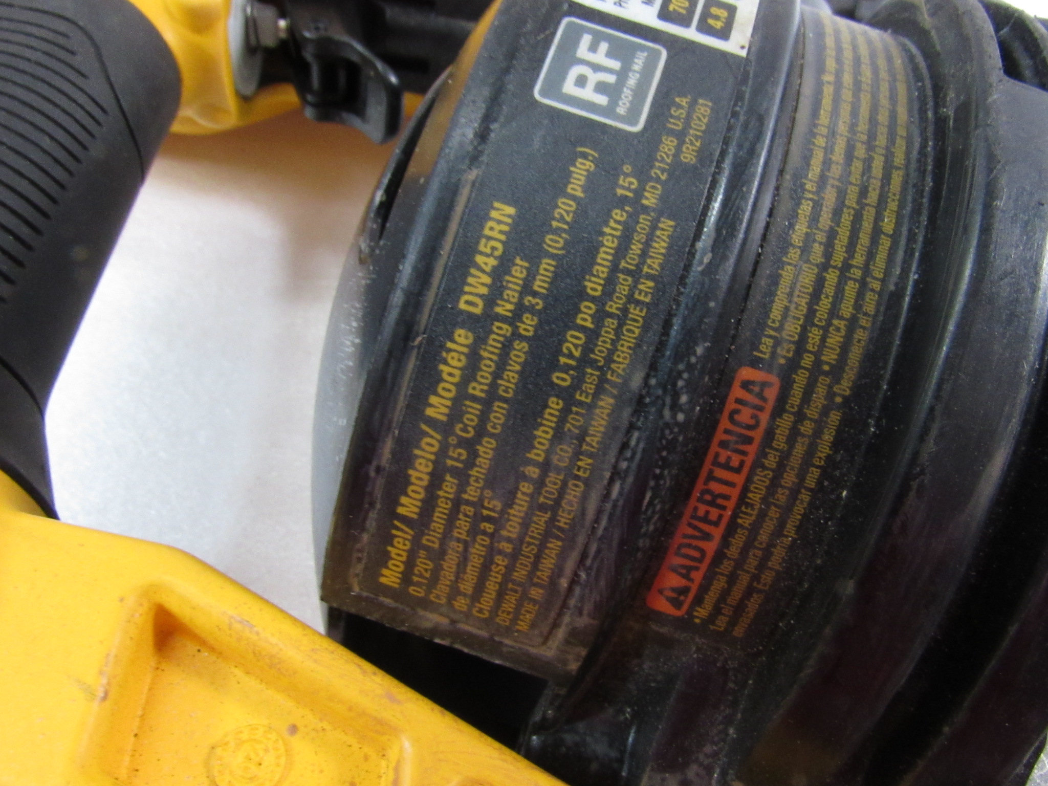 DeWalt DW45RN Air Pneumatic 15Degree Coil Roofing Nailer