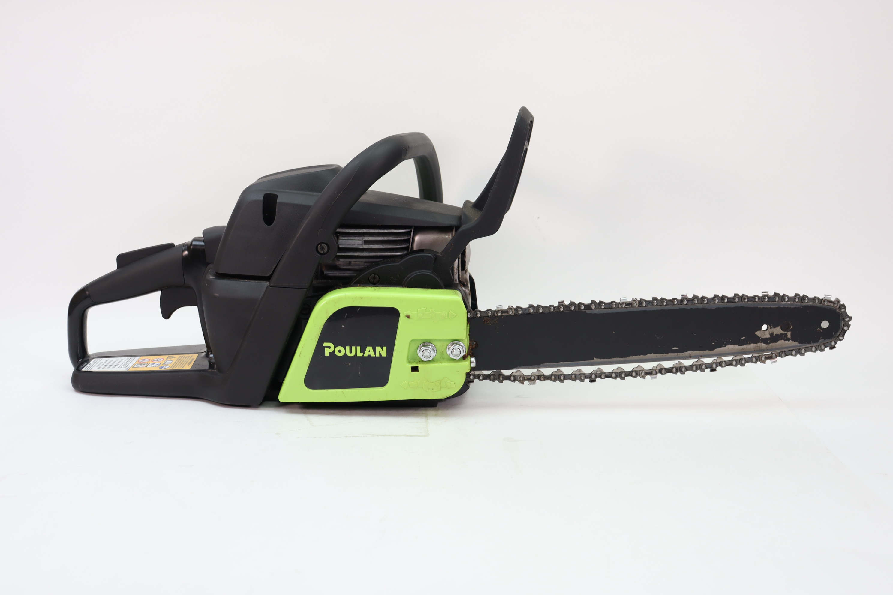 Poulan PL3314 33-cc 2-cycle 14-in Gas Chainsaw - Lightweight