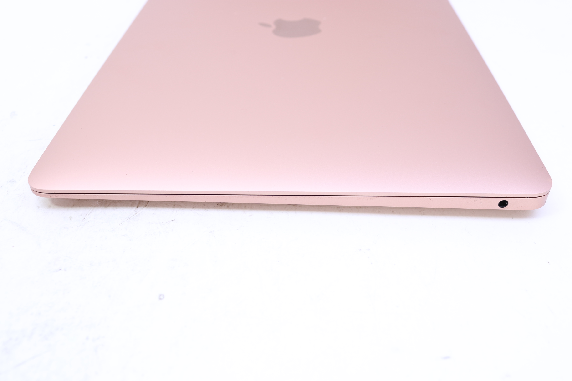 Apple MacBook Air (2020) MGN63LL/A M1 3.2GHz 8GB Unified RAM 256GB