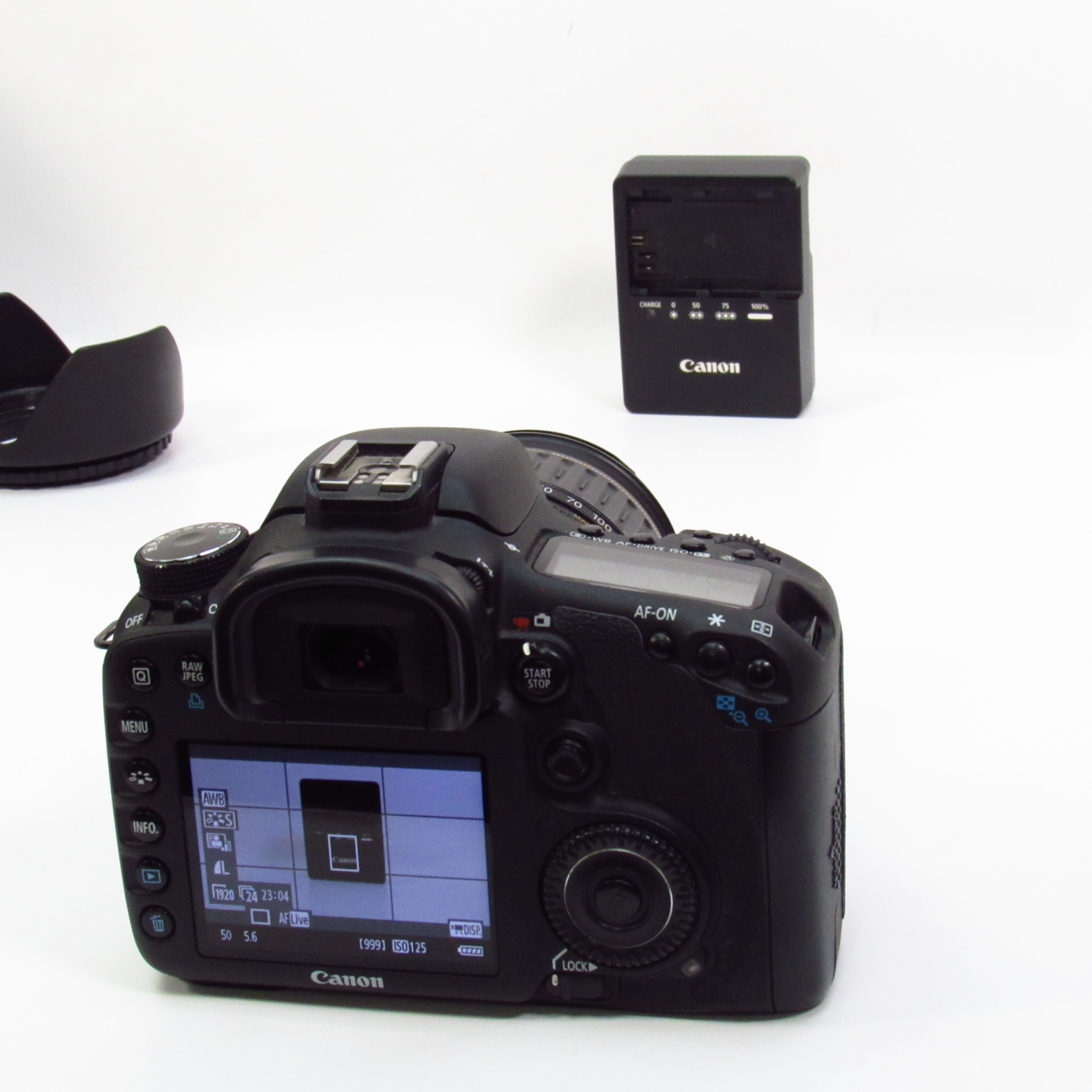 Canon EOS 7D (DS126251) 18MP APS-C DSLR Camera 28-135mm Lens Canon EOS 7D (DS126251) 18MP APS-C DSLR Camera 28-135mm Lens