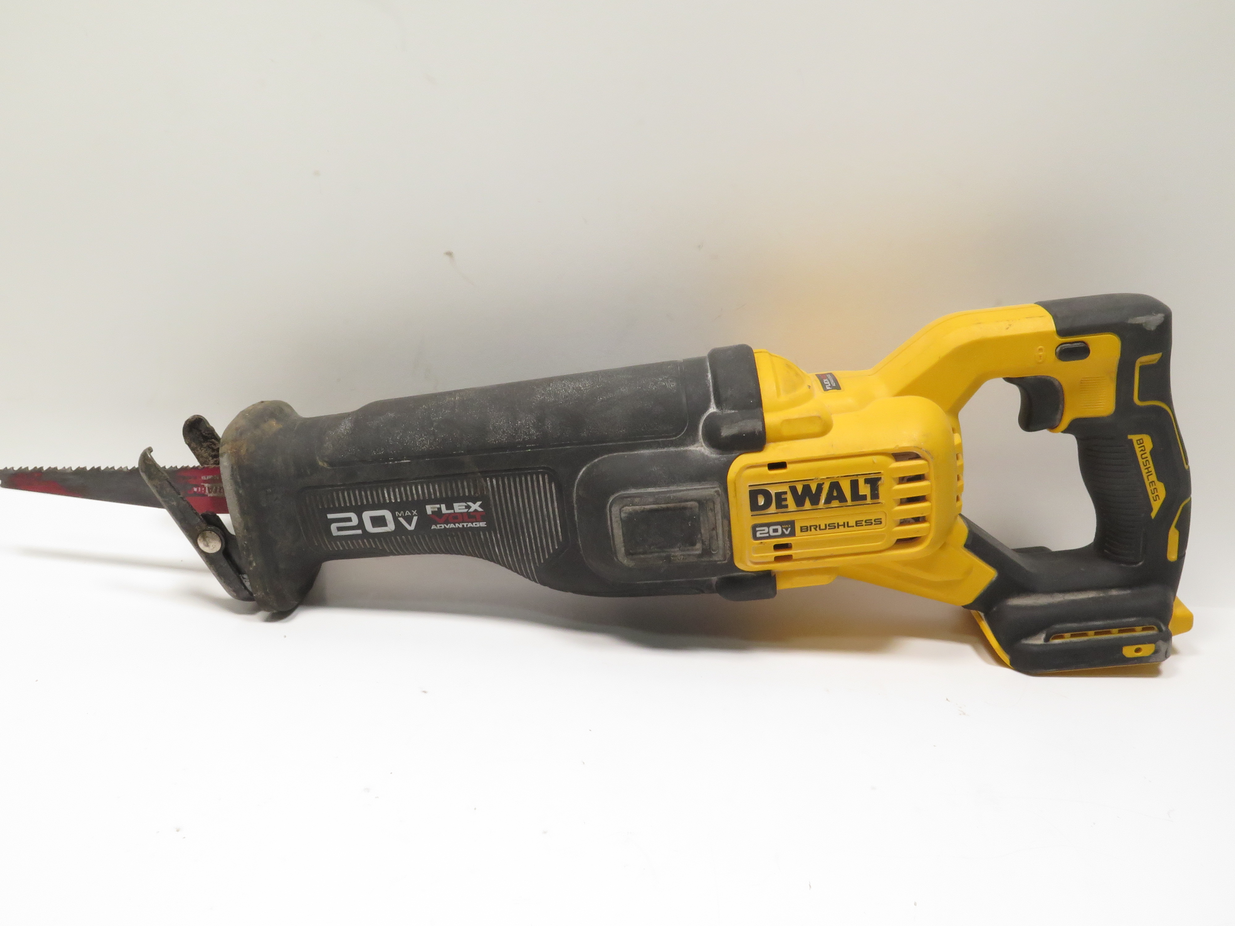 DeWalt DCS386 20Volt MAX Lithium Ion Cordless Brushless Reciprocating Saw
