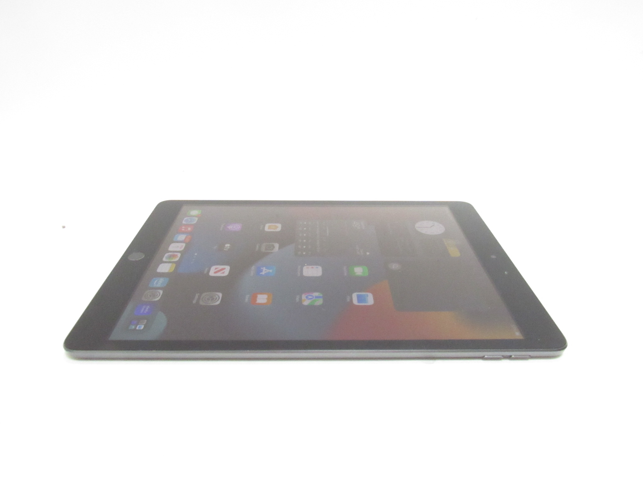 Apple iPad 9th Generation A2602 MK2K3LL/A 64GB Space Gray 10.2"