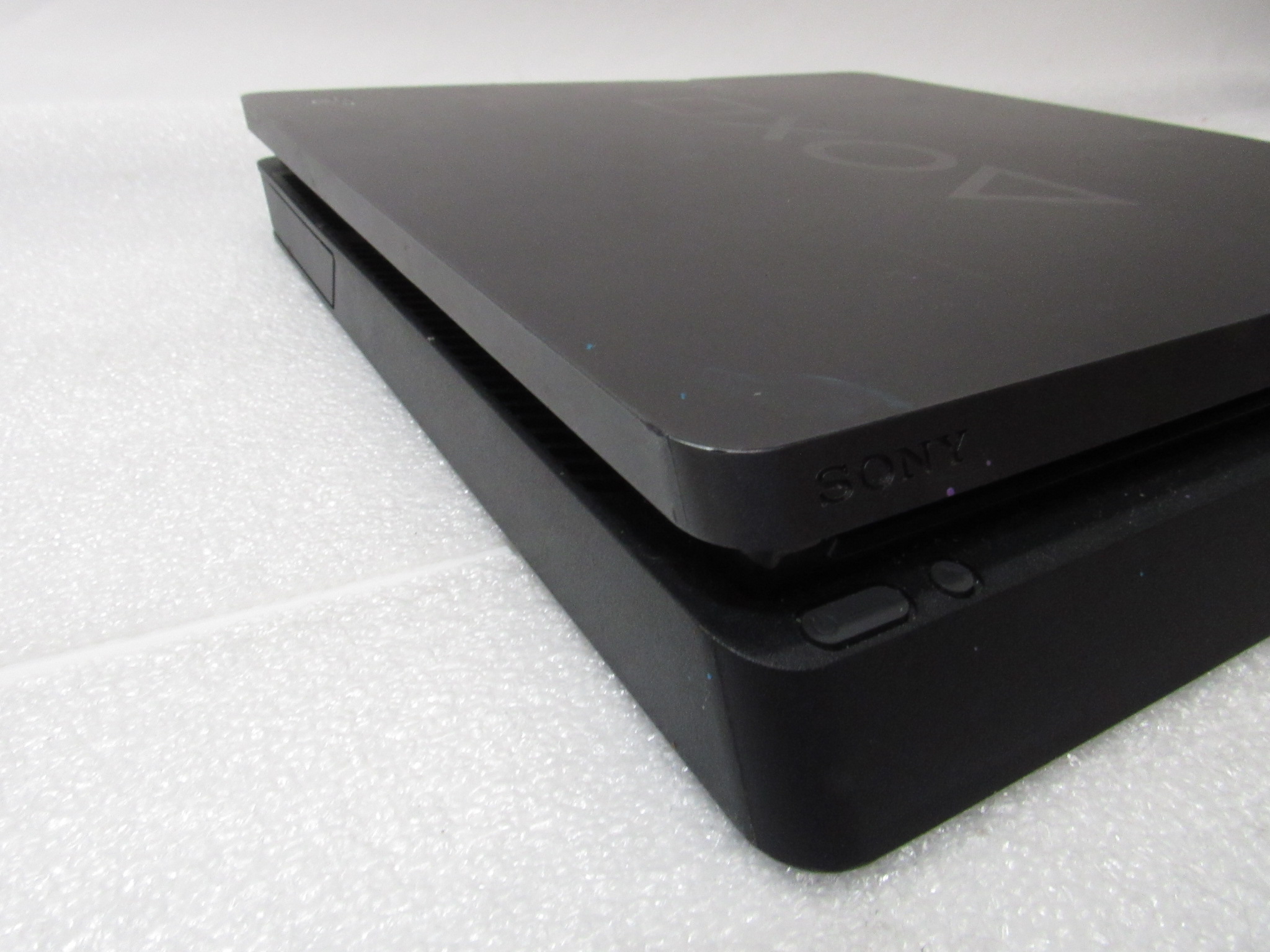 Sony CUH2215B PlayStation 4 PS4 Slim 1TB Console