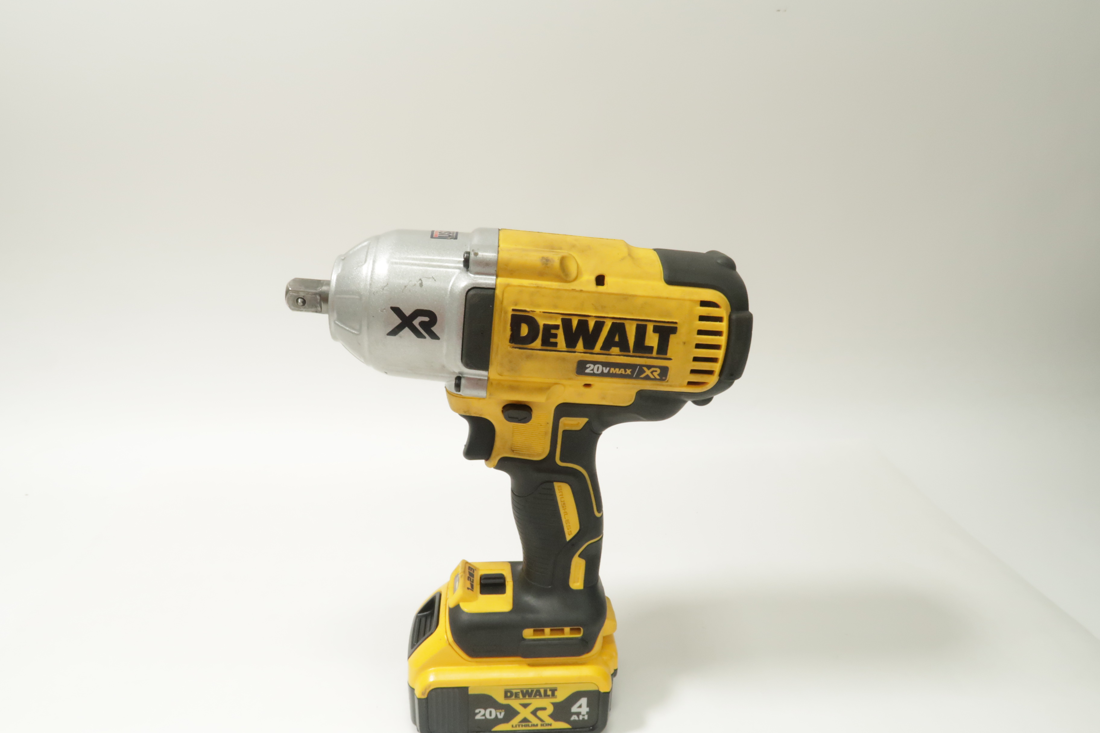 High Torque Dcf899m1 Review Dewalt 20v Max Xr Dewalt Impact Wrench - Main Image
