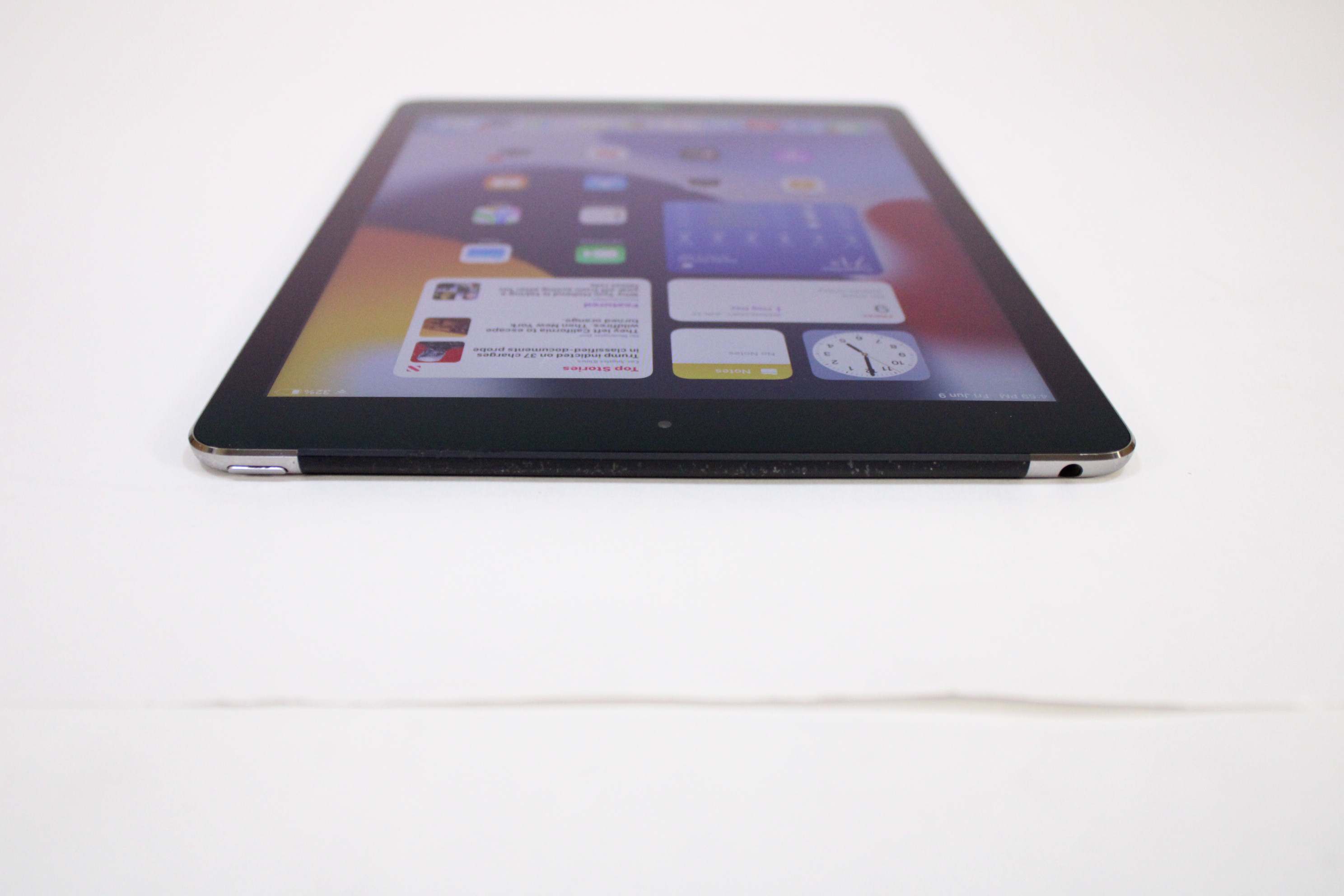 美品　iPad Air 2 Cellular 16GB バッテリー99.9% Amazon.co.jp: 【整備済み品】 Apple iPad Air 2 Wi-Fi +