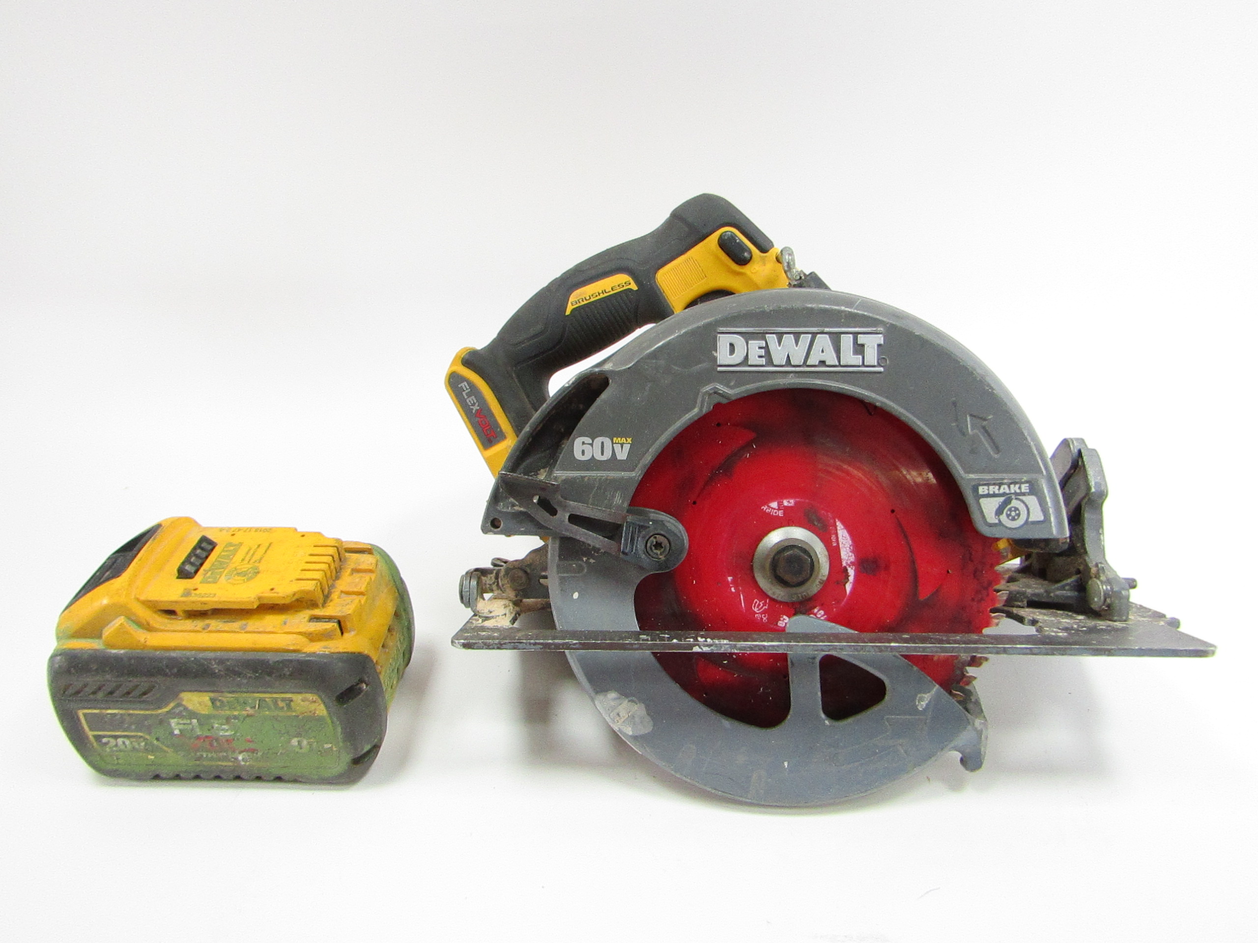 DeWALT DCS575 60V MAX FLEXVOLT 7-1/4