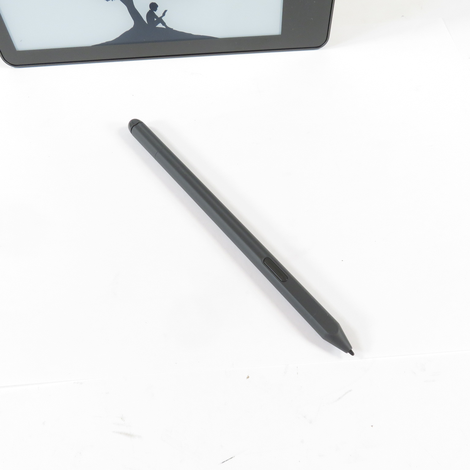Kindle Scribe(32GB) + プレミアムペン+カバー(純正) ほぼ未使用Kindle scribe 32GB プレミアムペン 純正ケース付き
