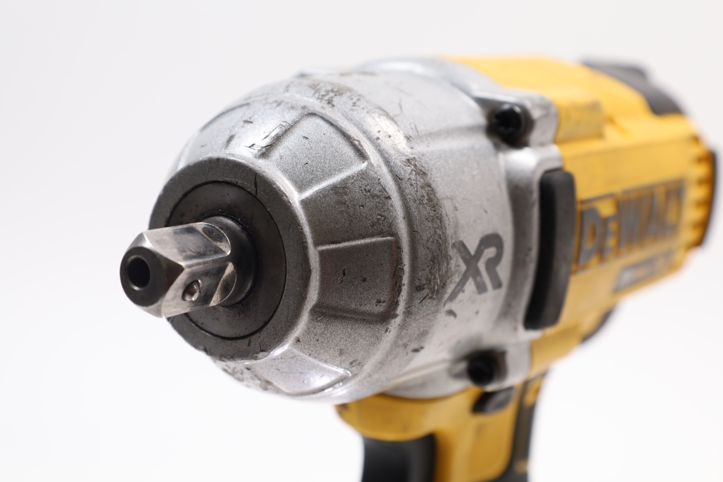 DeWalt DCF899 20V MAX XR Cordless Brushless 1/2" High Torque Impact Wrench