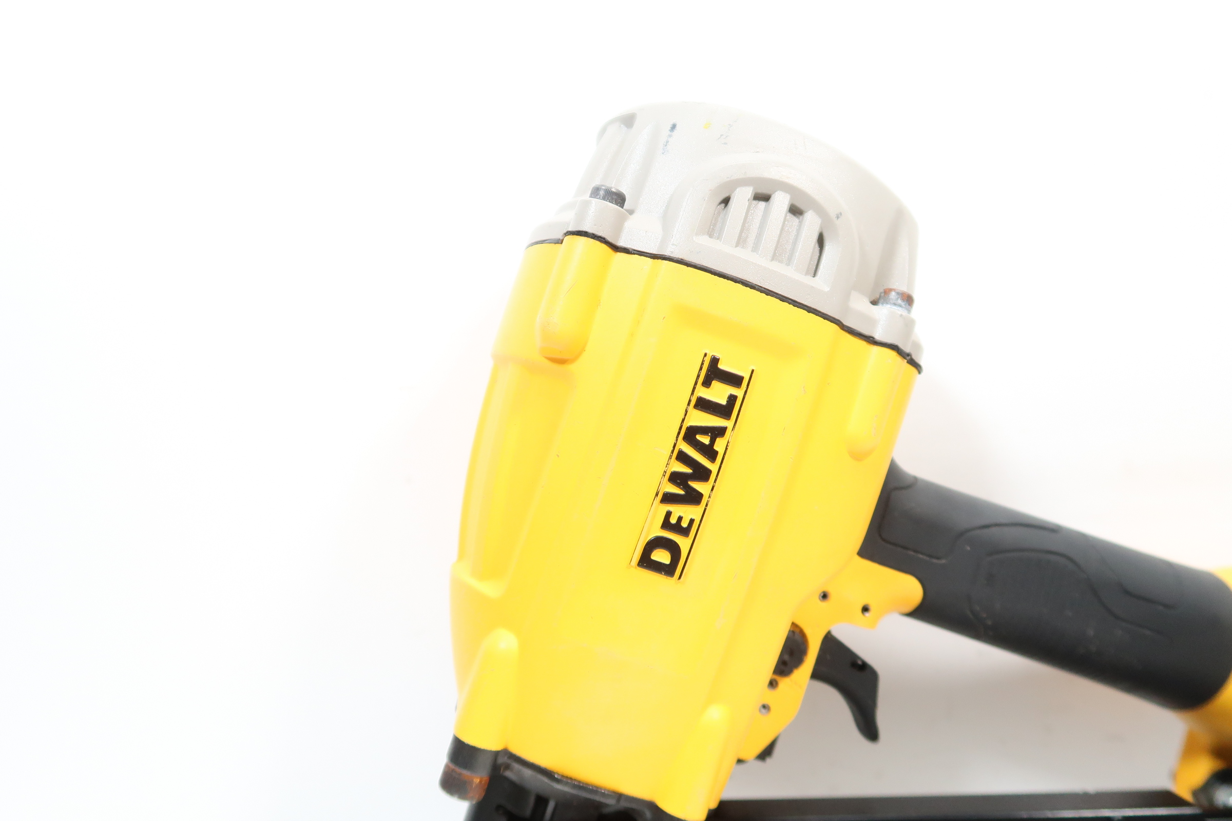 DeWalt DWF83PL Pneumatic 21Degree Collated Framing Nailer