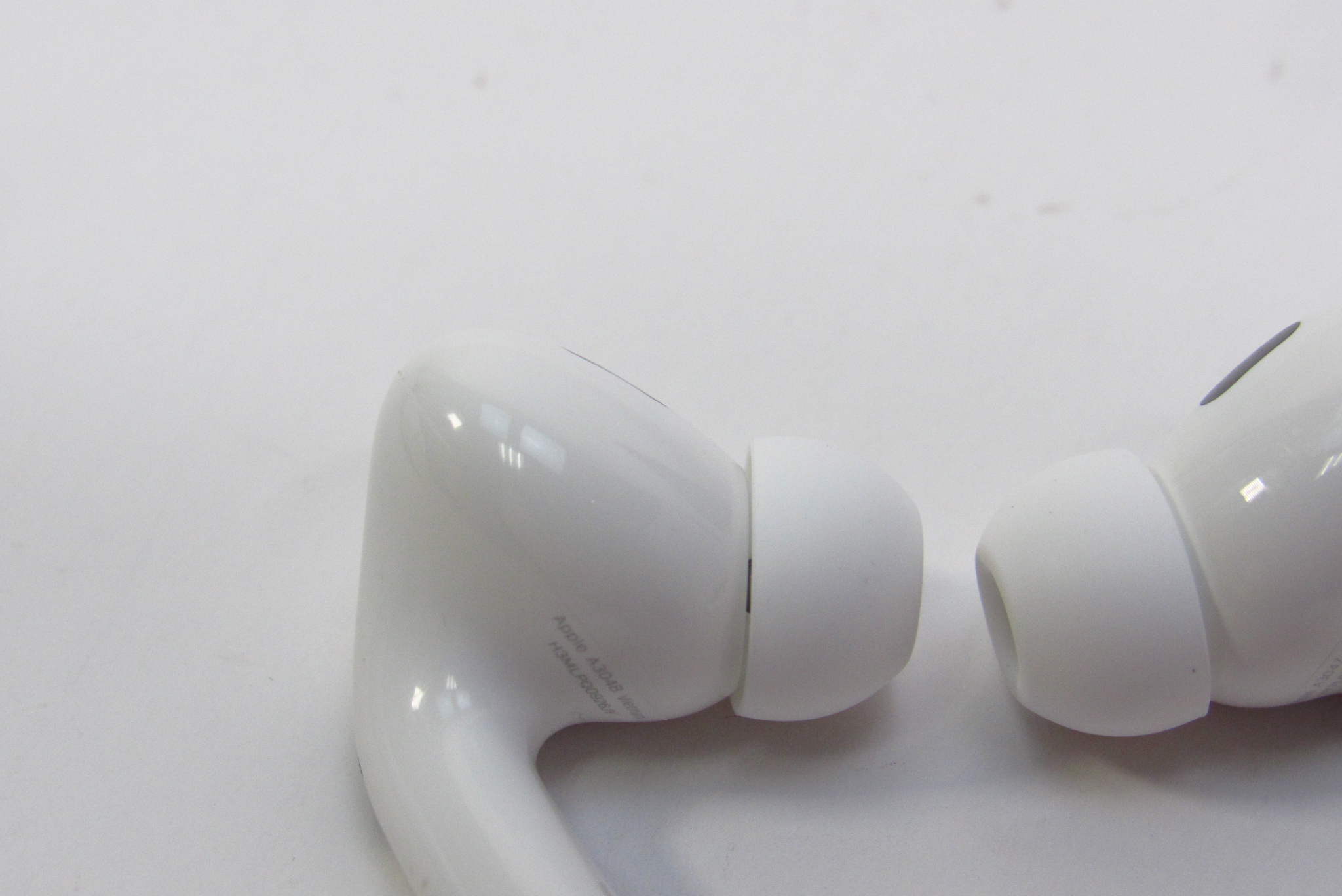 Apple AirPods Pro 2nd Gen (A3048/A3047) Wireless Bluetooth In-Ear