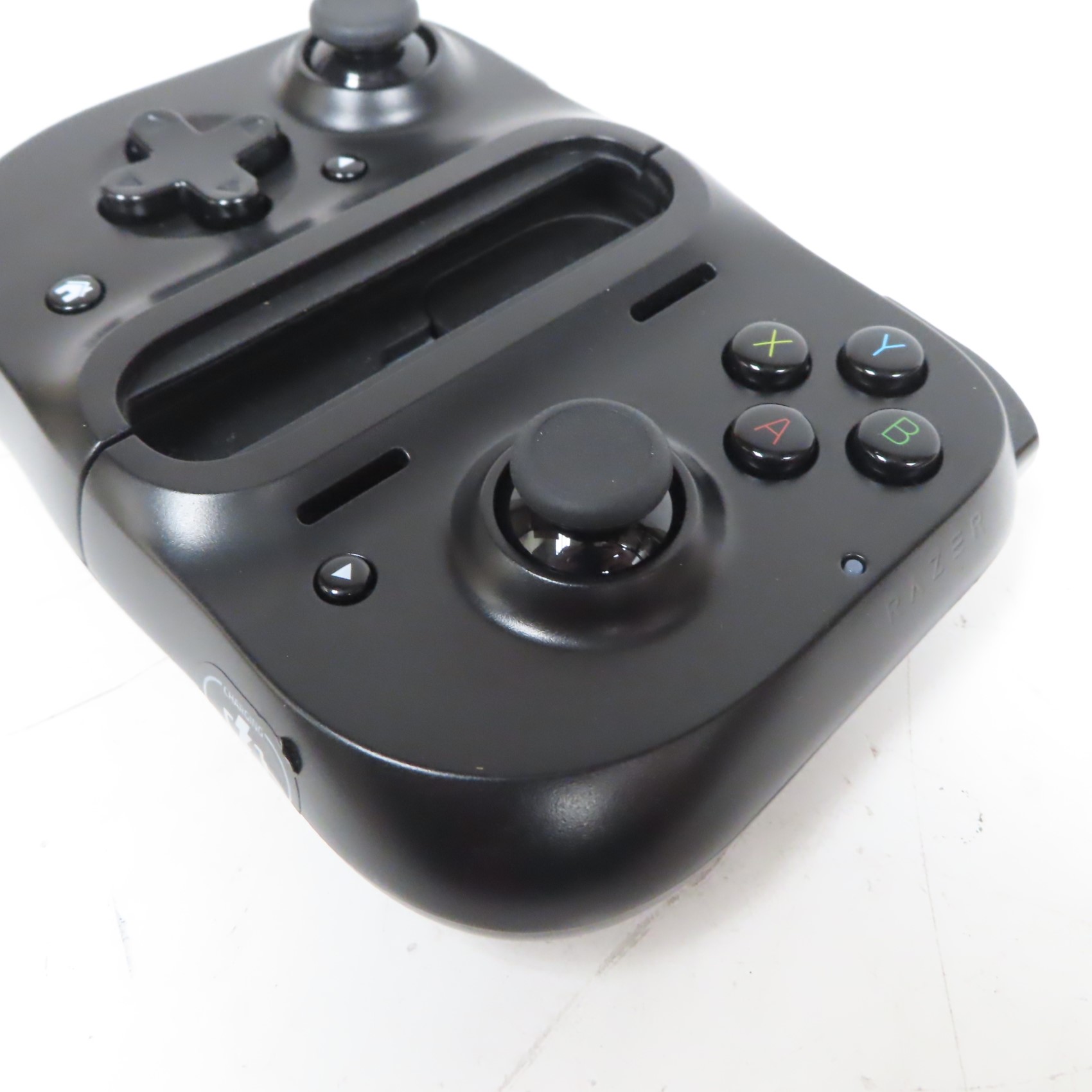 Razer RZ06-0290 Kishi Universal Android Gaming Controller Razer RZ06-0290 Kishi Universal Android Gaming Controller