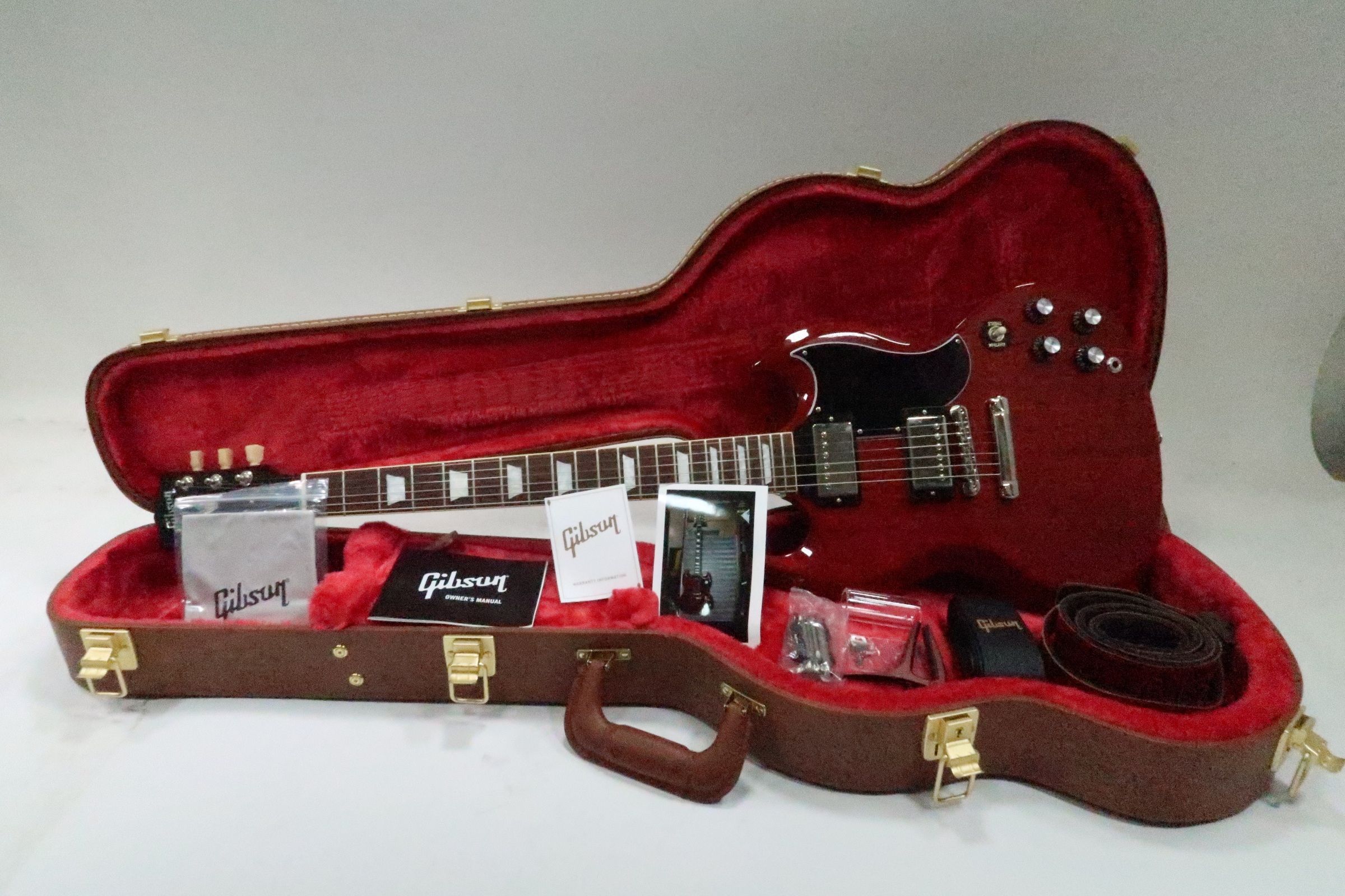 Gibson 2022 SG Standard Electric Guitar - Heritage Cherry 9467