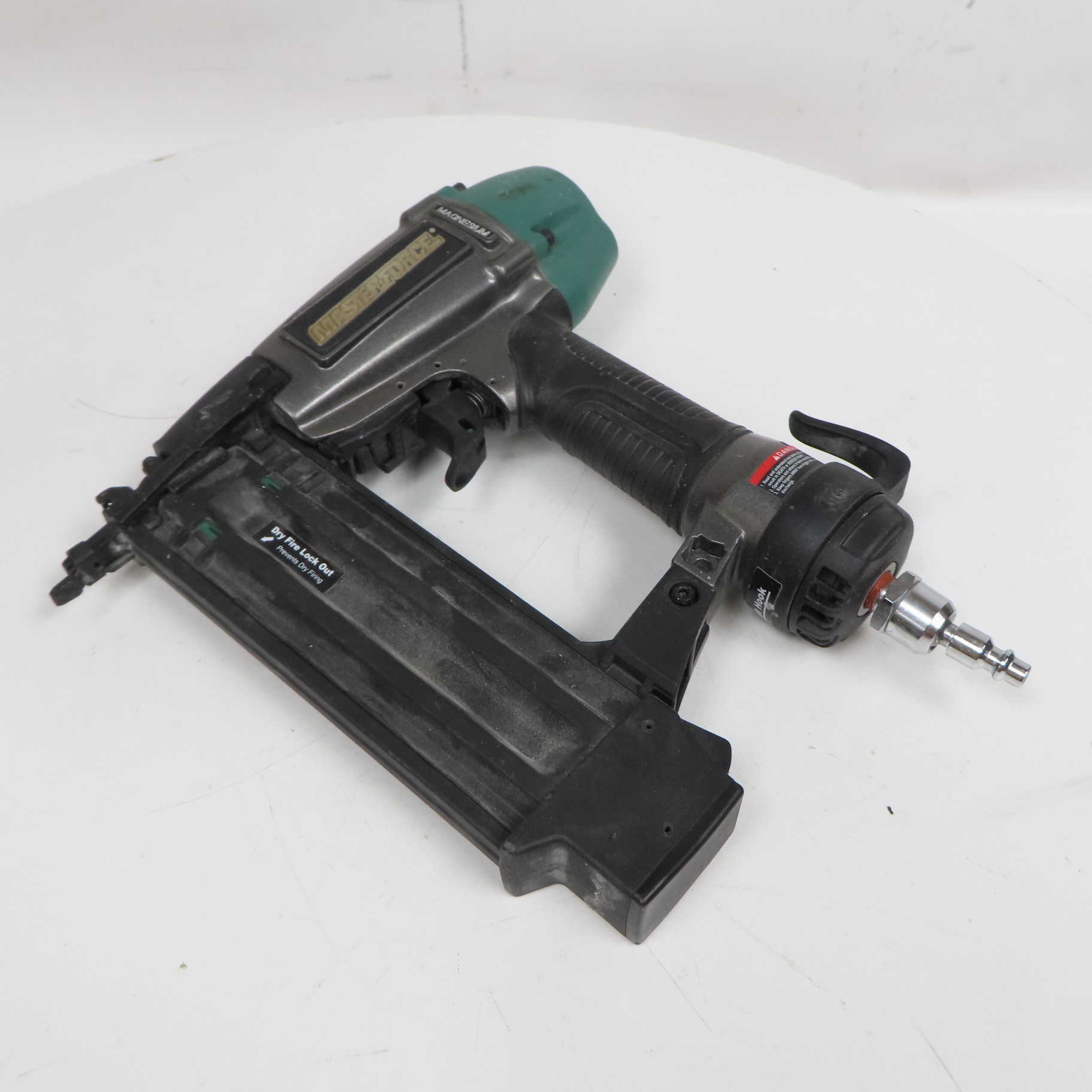 Masterforce 2085005 Magnesium 18GA Pneumatic Brad Nailer