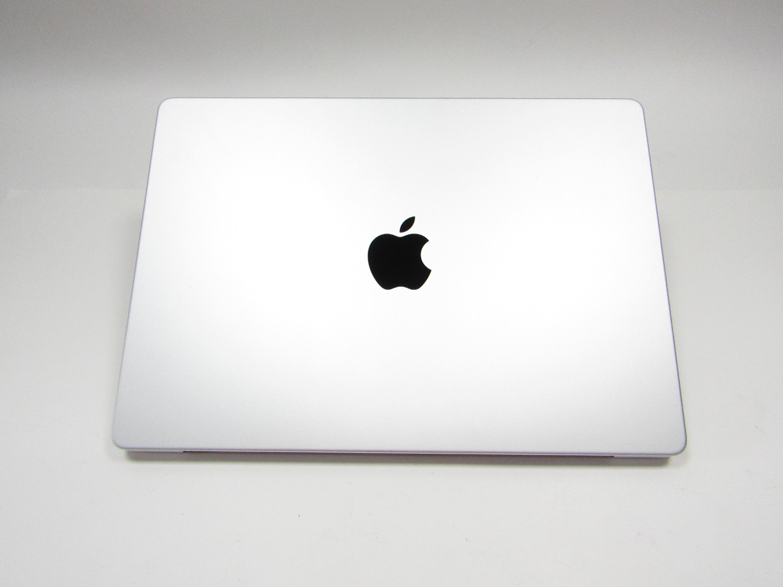 Apple MacBook Pro 2021 MKGT3LL/A Apple M1 Pro 3.2GHz 16GB RAM 1TB